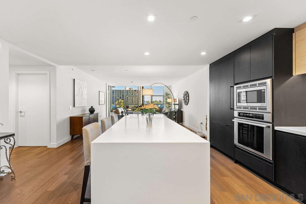 Detail Gallery Image 3 of 56 For 1388  Kettner Blvd  #501,  San Diego,  CA 92101 - 2 Beds | 2 Baths