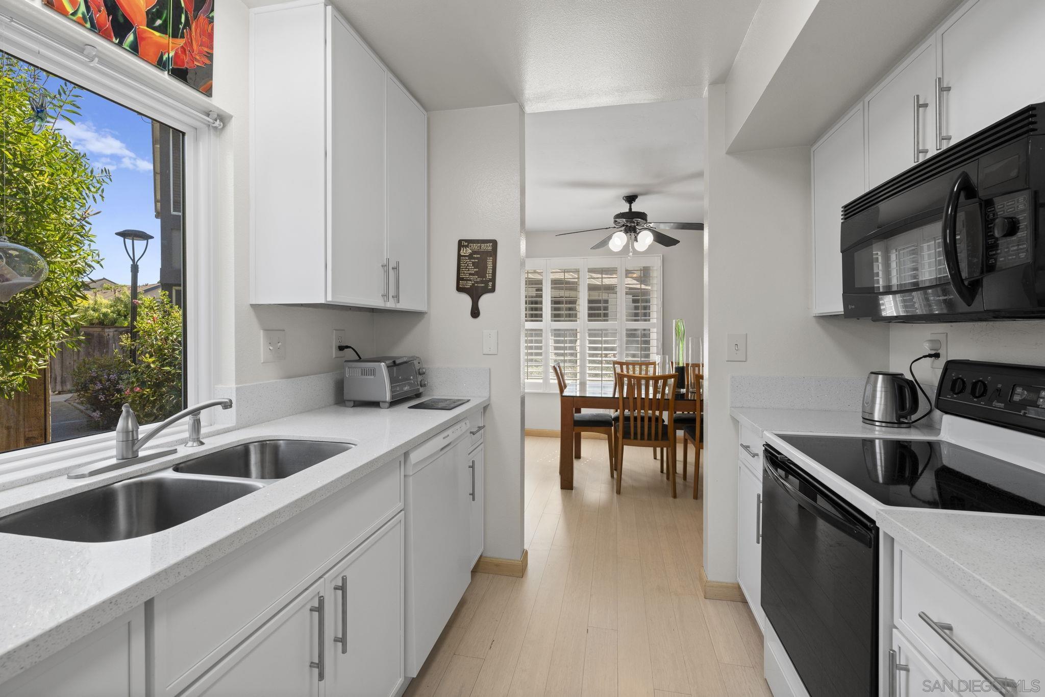 Detail Gallery Image 10 of 27 For 1642  Oro Vista Rd  #246,  San Diego,  CA 92154 - 3 Beds | 2 Baths