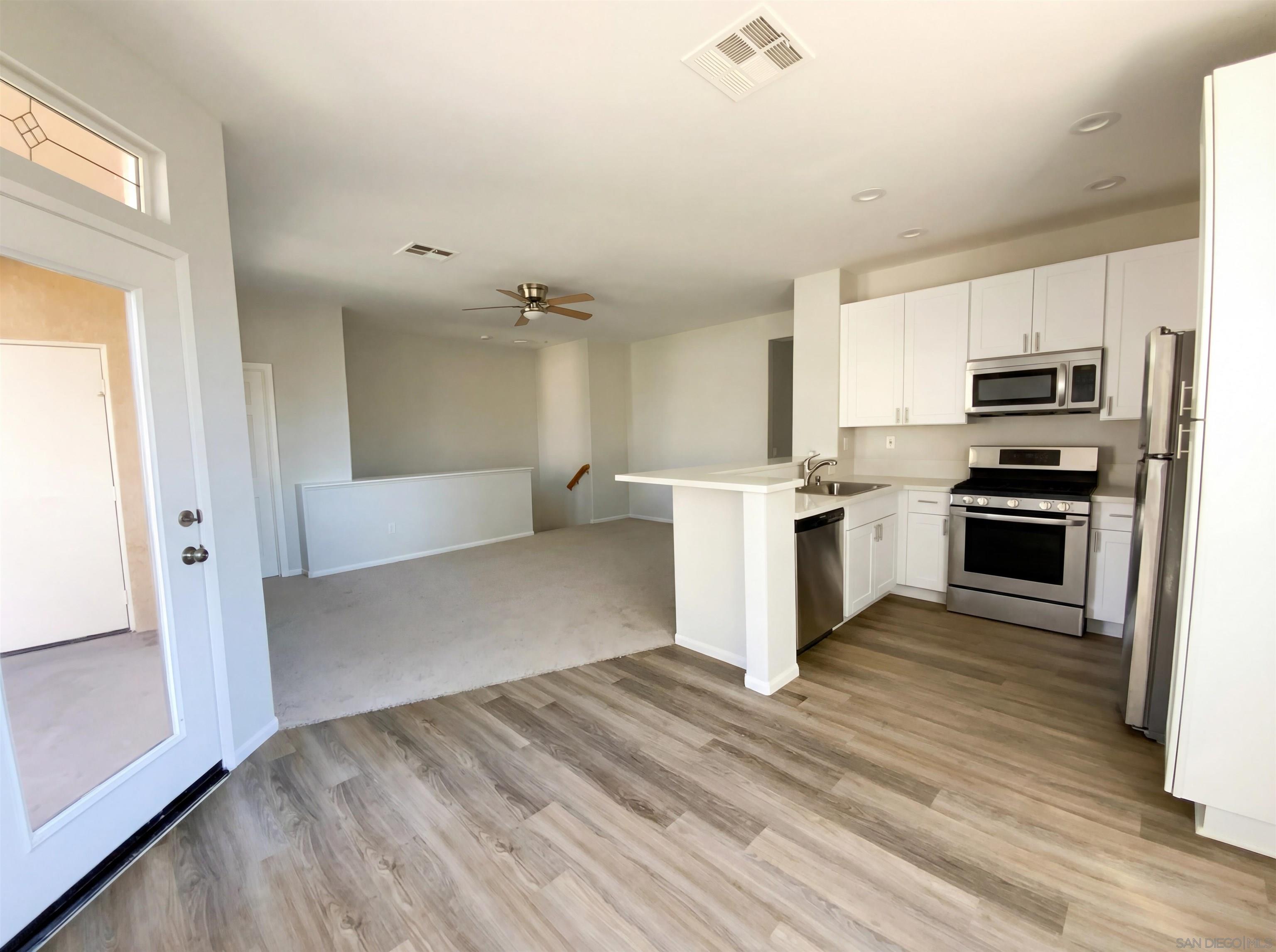 Detail Gallery Image 8 of 16 For 9663 W Canyon Ter  #1,  San Diego,  CA 92123 - 2 Beds | 2 Baths