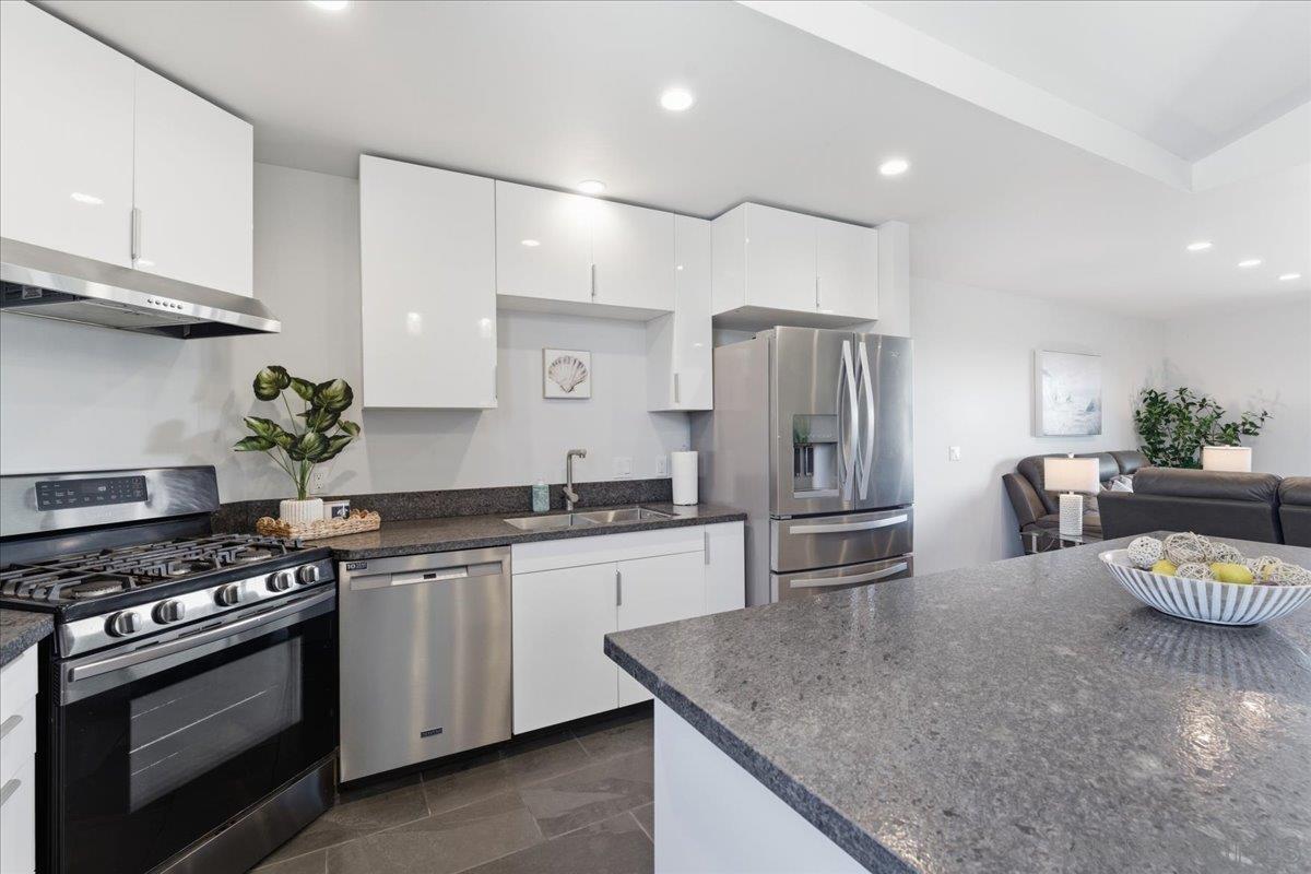 Detail Gallery Image 11 of 37 For 5447  Soledad Rd, La Jolla,  CA 92037 - 2 Beds | 1 Baths