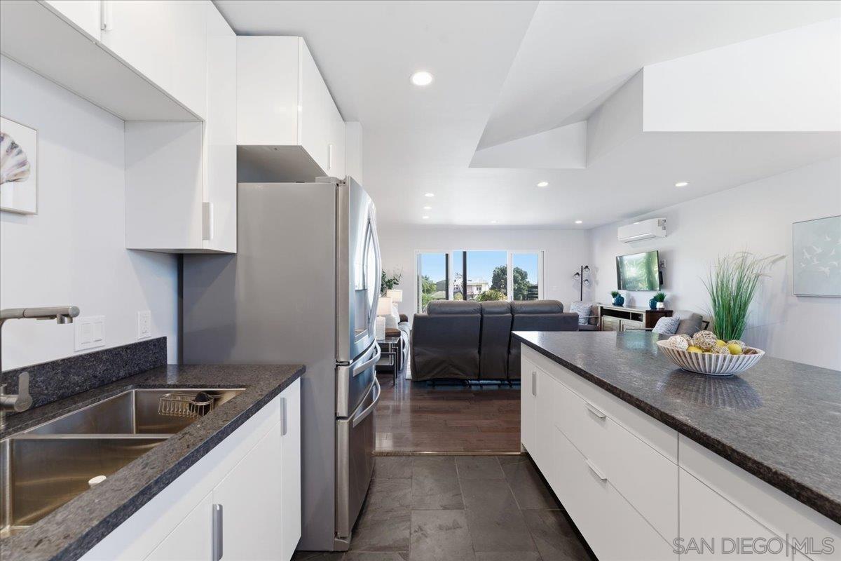 Detail Gallery Image 13 of 37 For 5447  Soledad Rd, La Jolla,  CA 92037 - 2 Beds | 1 Baths