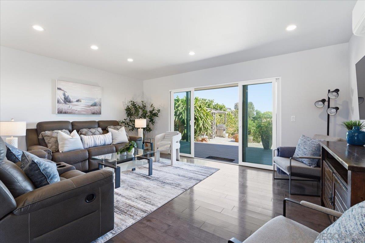 Detail Gallery Image 4 of 37 For 5447  Soledad Rd, La Jolla,  CA 92037 - 2 Beds | 1 Baths