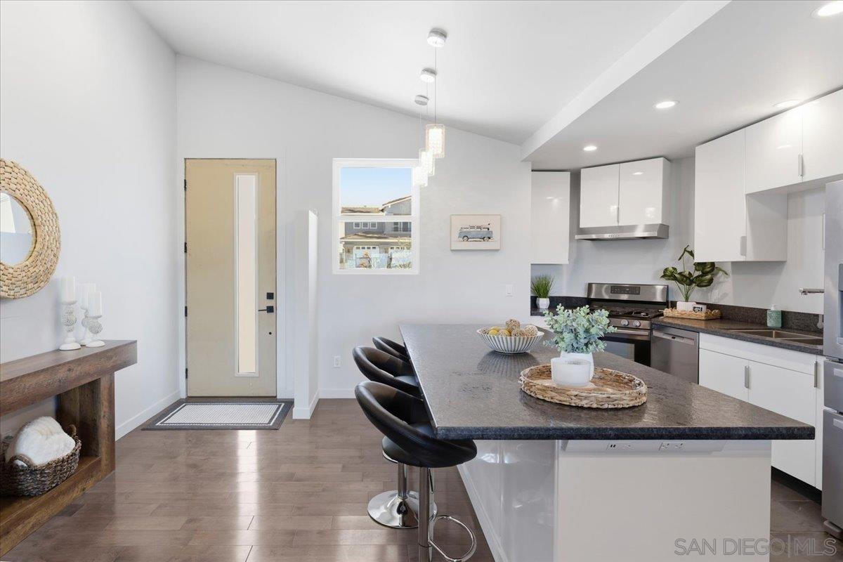 Detail Gallery Image 8 of 37 For 5447  Soledad Rd, La Jolla,  CA 92037 - 2 Beds | 1 Baths