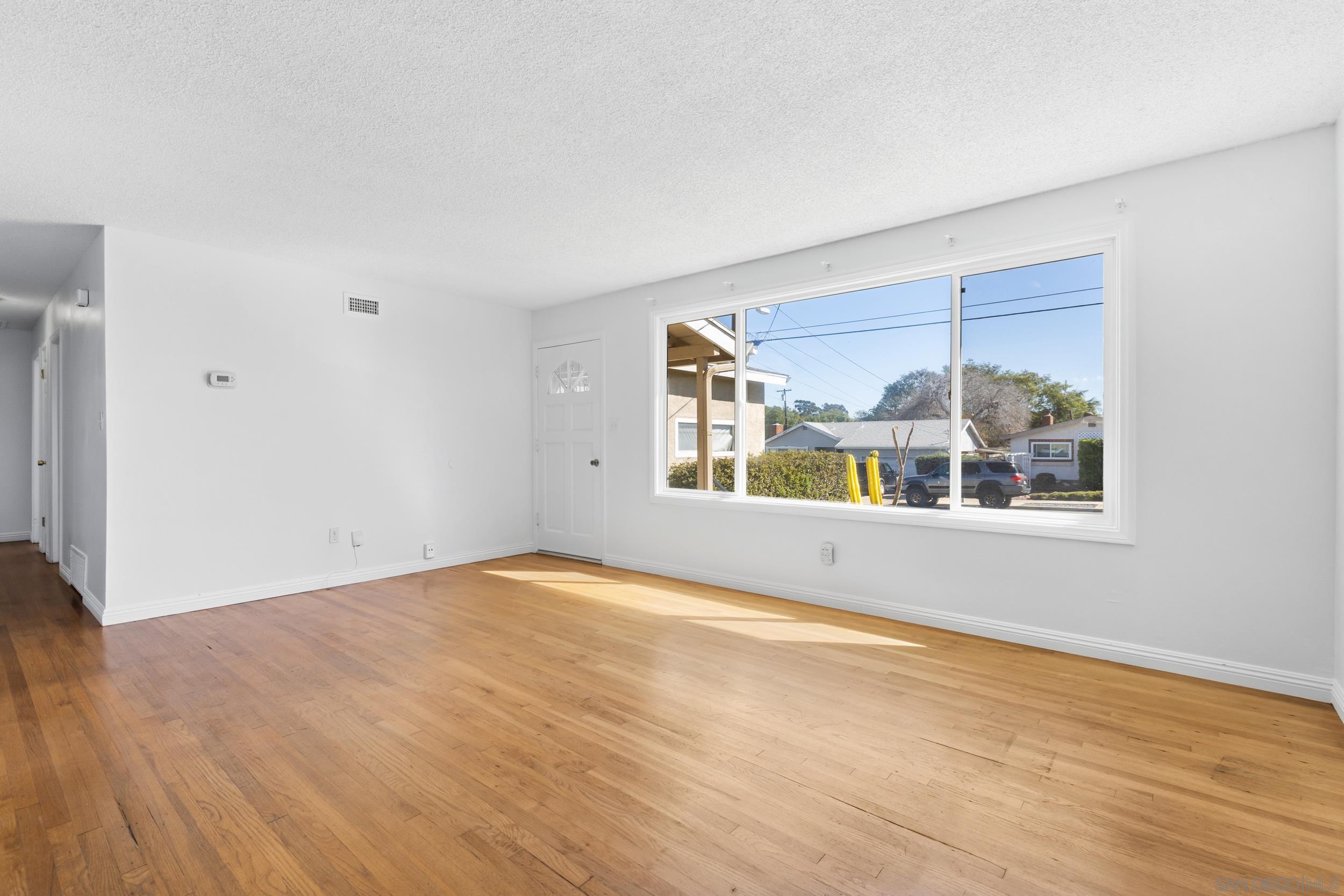 Detail Gallery Image 9 of 22 For 7474  Salerno St., San Diego,  CA 92111 - 3 Beds | 2 Baths