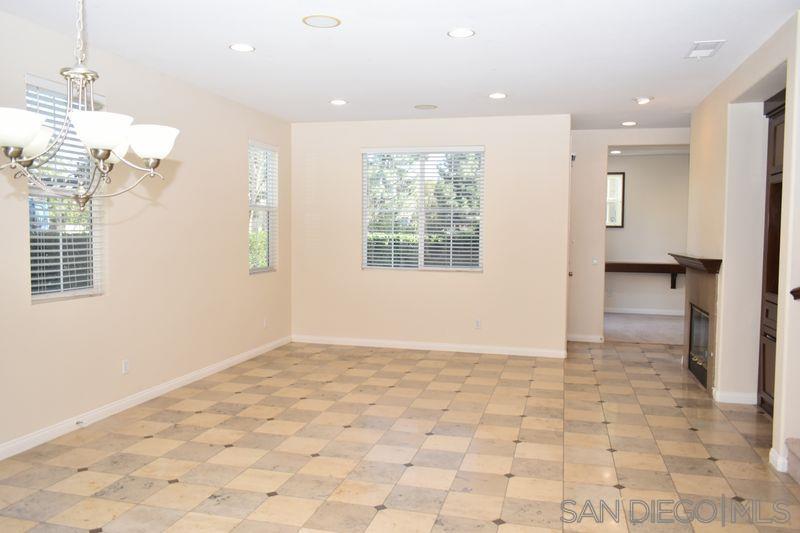 Detail Gallery Image 4 of 48 For 1437  Caminito Sicilia, Chula Vista,  CA 91915 - 3 Beds | 3/2 Baths