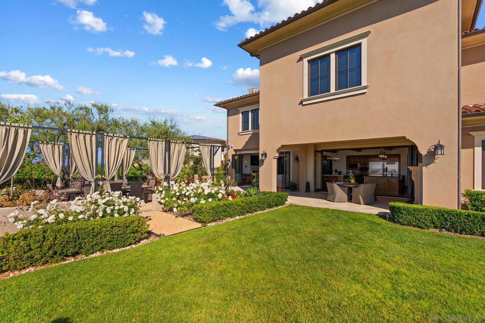 Detail Gallery Image 26 of 34 For 18264  Avenida Manantial, Rancho Santa Fe,  CA 92067 - 5 Beds | 5/2 Baths