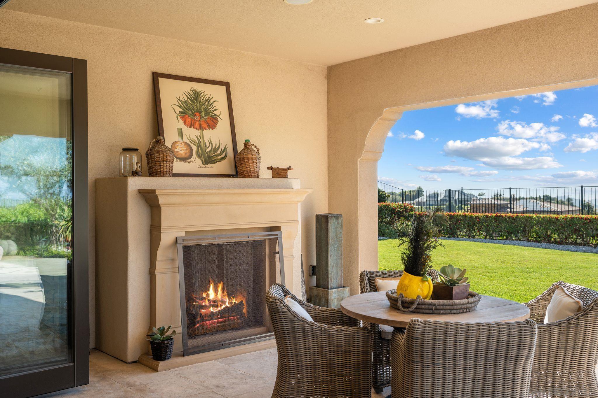 Detail Gallery Image 32 of 34 For 18264  Avenida Manantial, Rancho Santa Fe,  CA 92067 - 5 Beds | 5/2 Baths