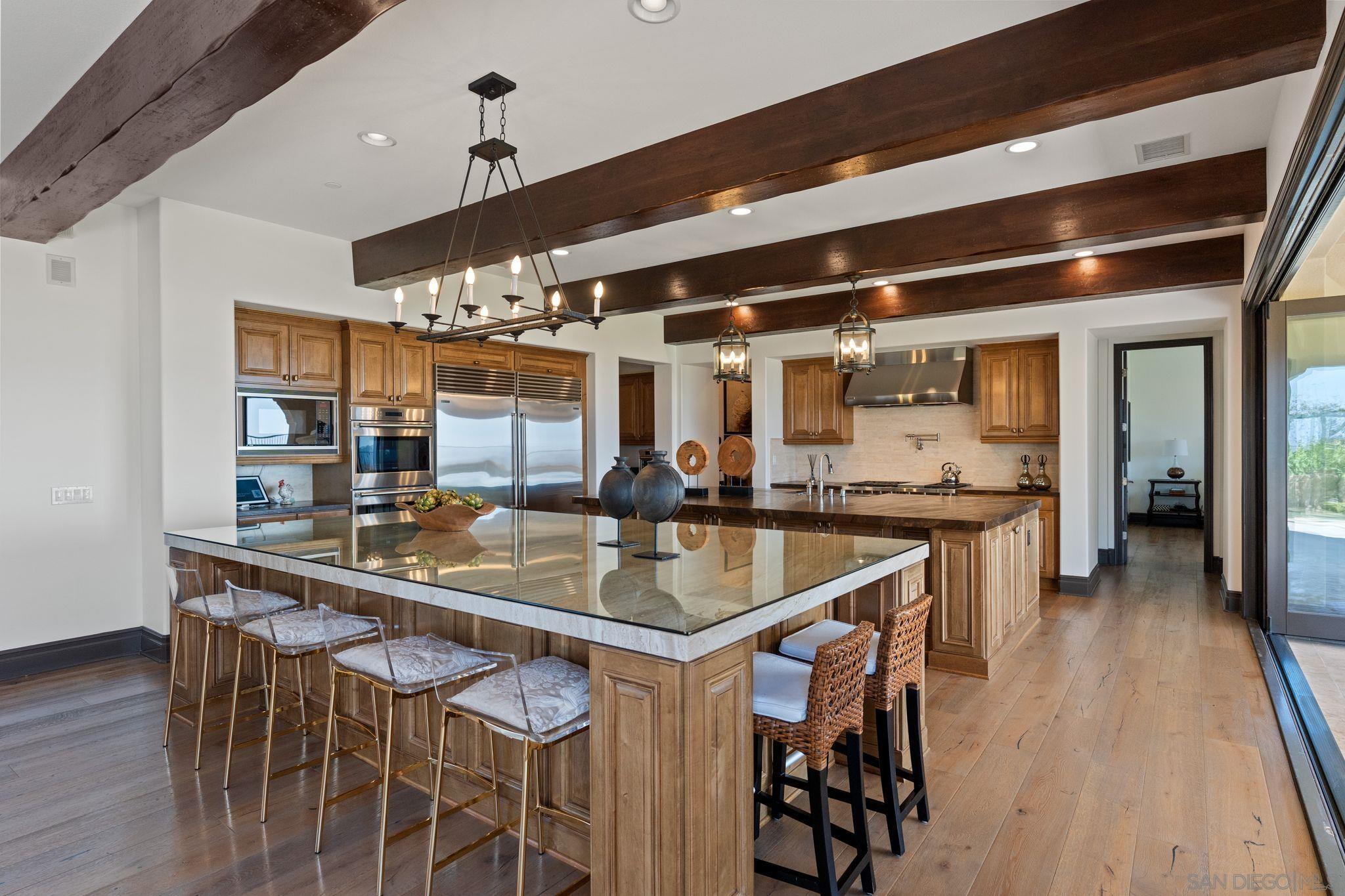 Detail Gallery Image 8 of 38 For 18264  Avenida Manantial, Rancho Santa Fe,  CA 92067 - 5 Beds | 5/2 Baths