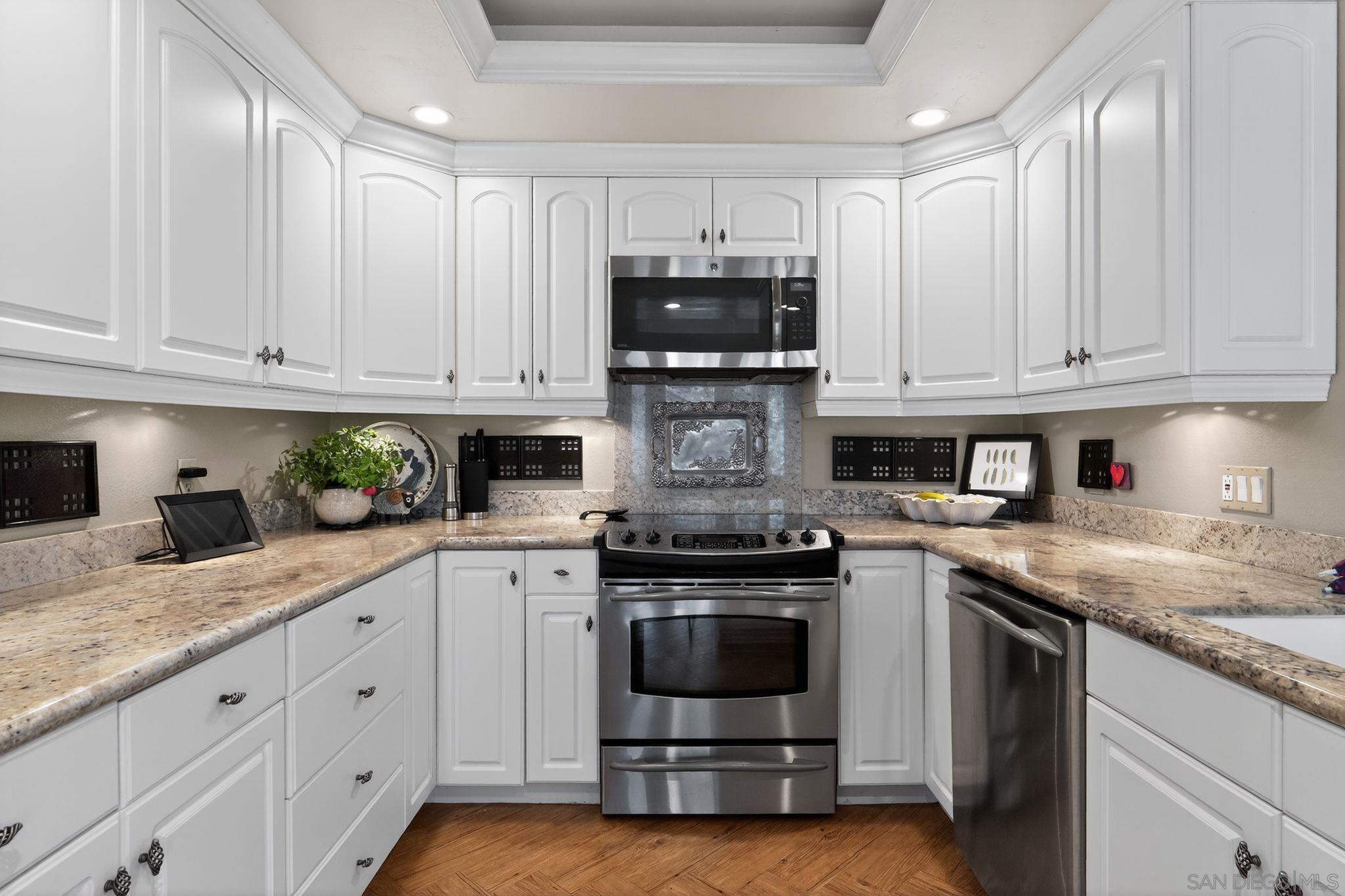 Detail Gallery Image 13 of 37 For 4323  Caminito Pintoresco, San Diego,  CA 92108 - 3 Beds | 2/1 Baths