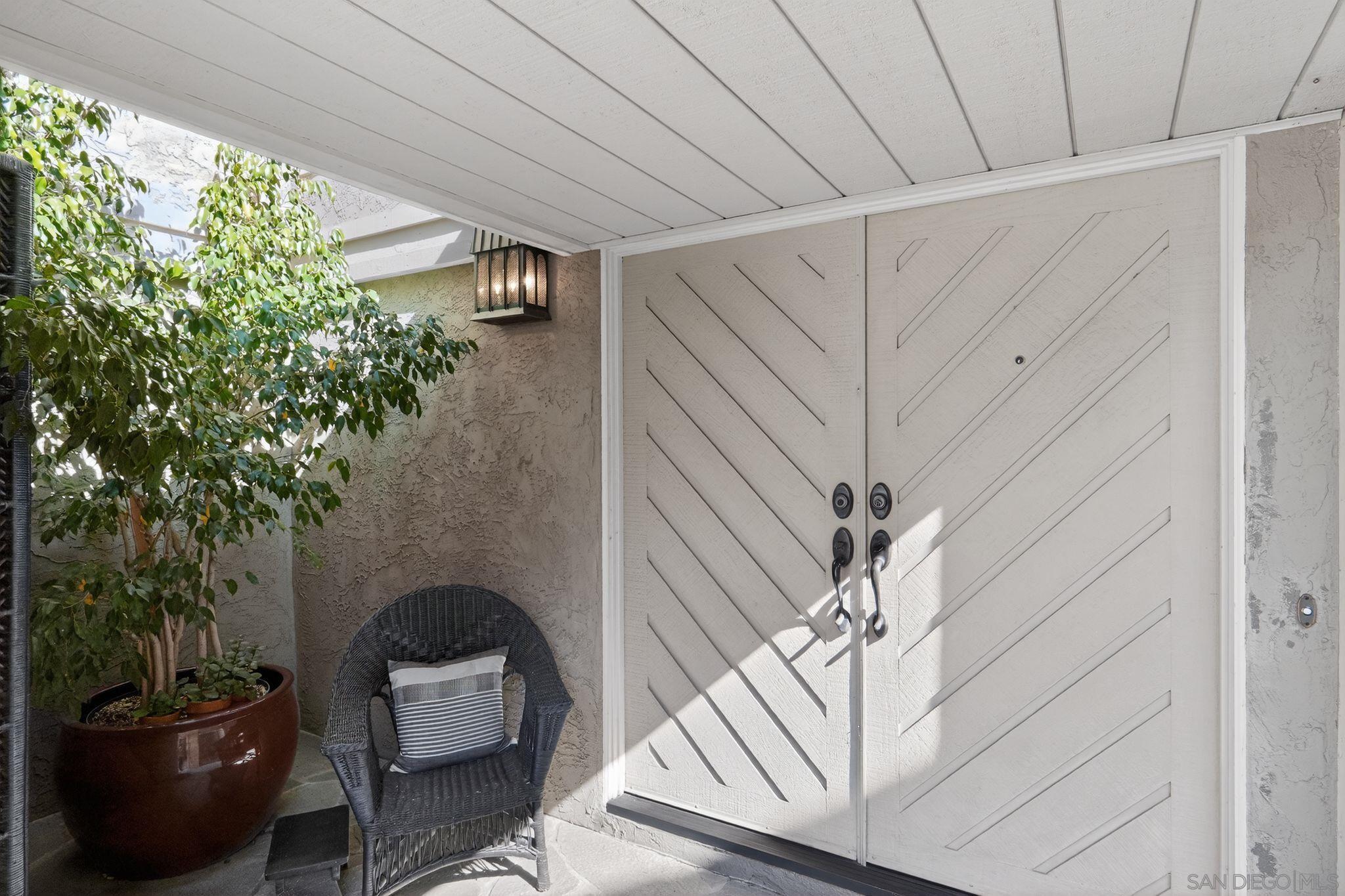 Detail Gallery Image 3 of 37 For 4323  Caminito Pintoresco, San Diego,  CA 92108 - 3 Beds | 2/1 Baths