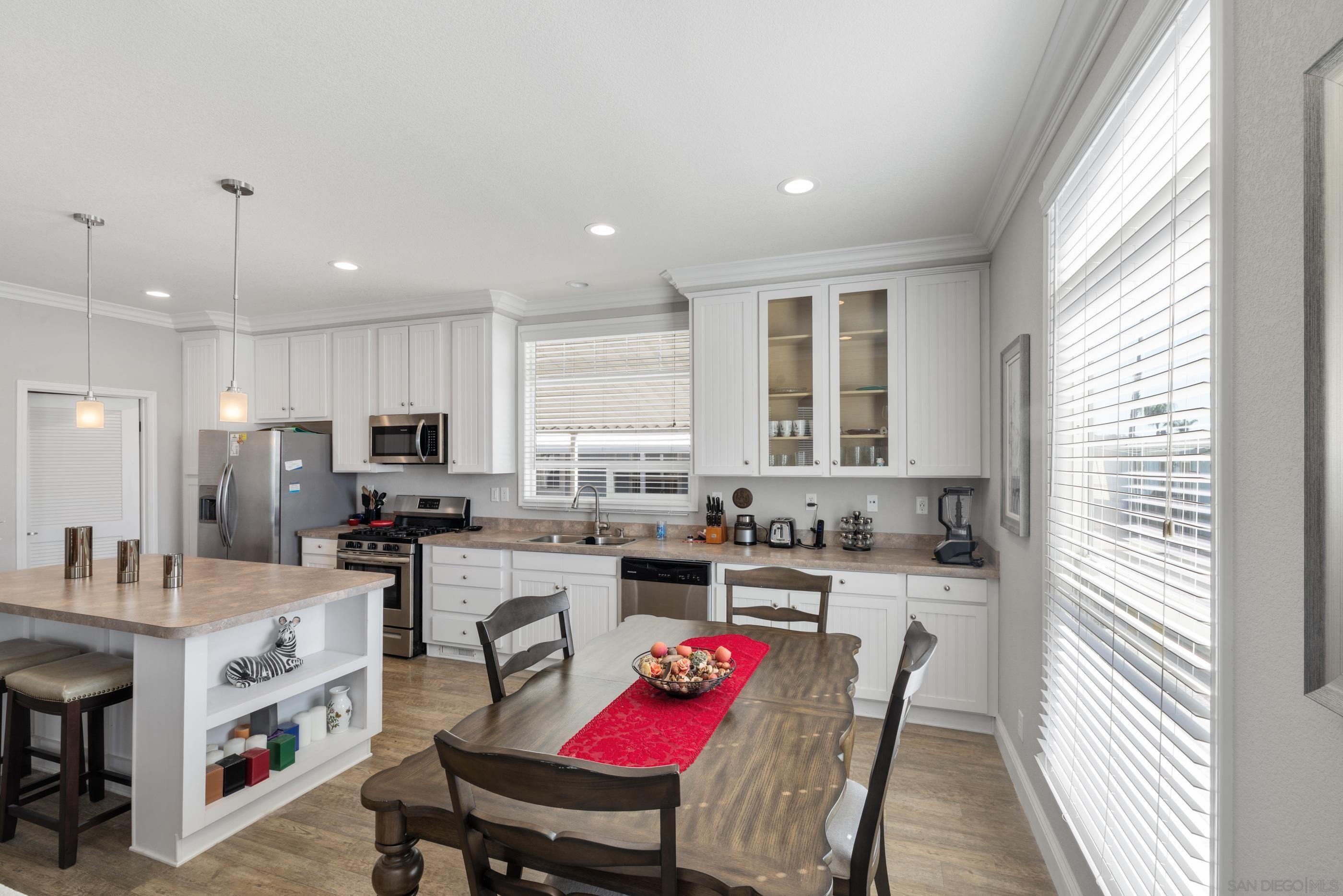 Detail Gallery Image 2 of 21 For 14003  Jasmine  #193,  Poway,  CA 92064 - 3 Beds | 2 Baths