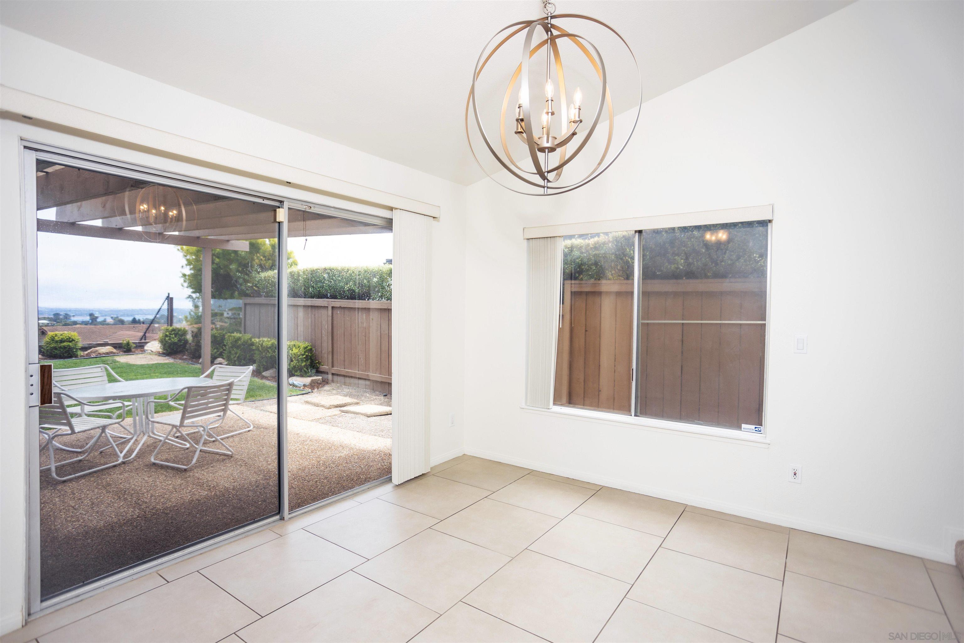 Detail Gallery Image 5 of 16 For 1591  Calle Leticia, La Jolla,  CA 92037 - 4 Beds | 2/1 Baths