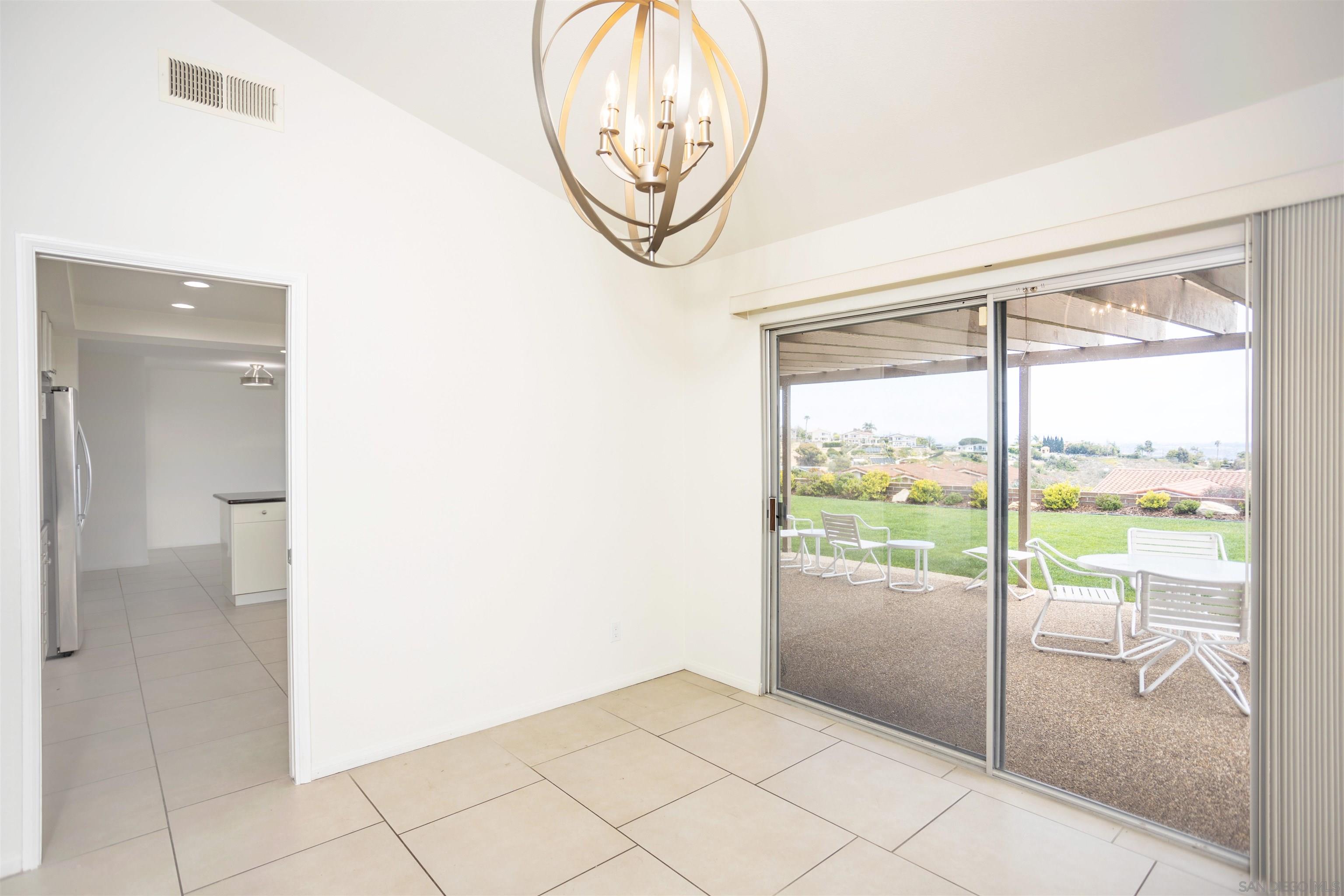 Detail Gallery Image 6 of 16 For 1591  Calle Leticia, La Jolla,  CA 92037 - 4 Beds | 2/1 Baths