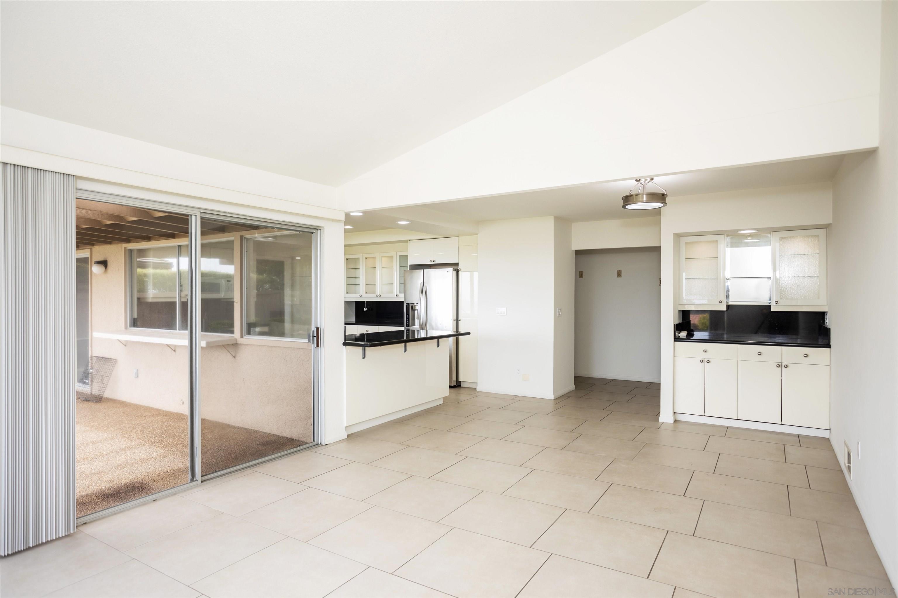 Detail Gallery Image 9 of 16 For 1591  Calle Leticia, La Jolla,  CA 92037 - 4 Beds | 2/1 Baths