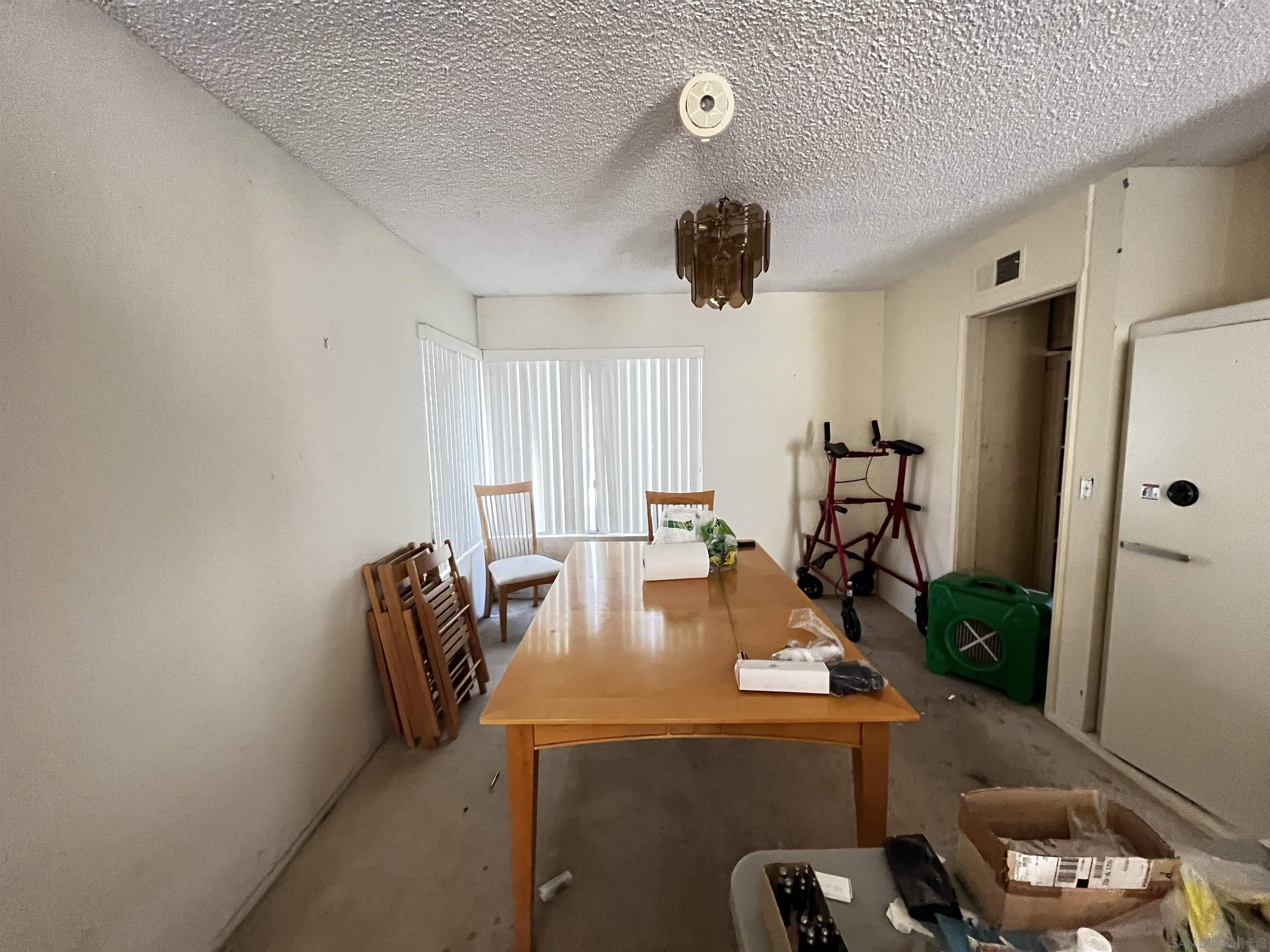 Detail Gallery Image 11 of 31 For 9054  Togan Ave, San Diego,  CA 92129 - 3 Beds | 2/1 Baths