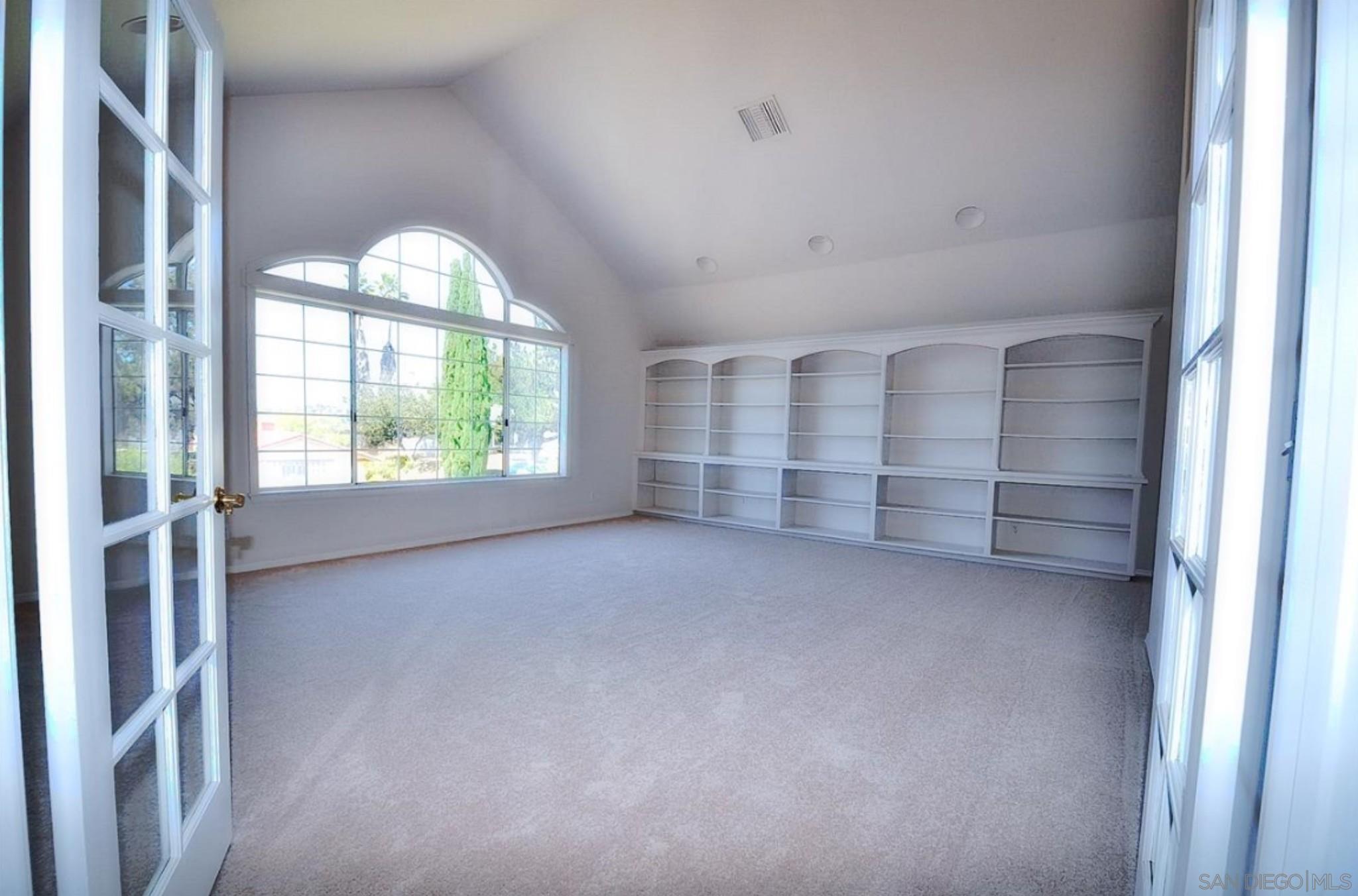 Detail Gallery Image 20 of 28 For 10011  View Crest Ct, Spring Valley,  CA 91977 - 6 Beds | 4 Baths