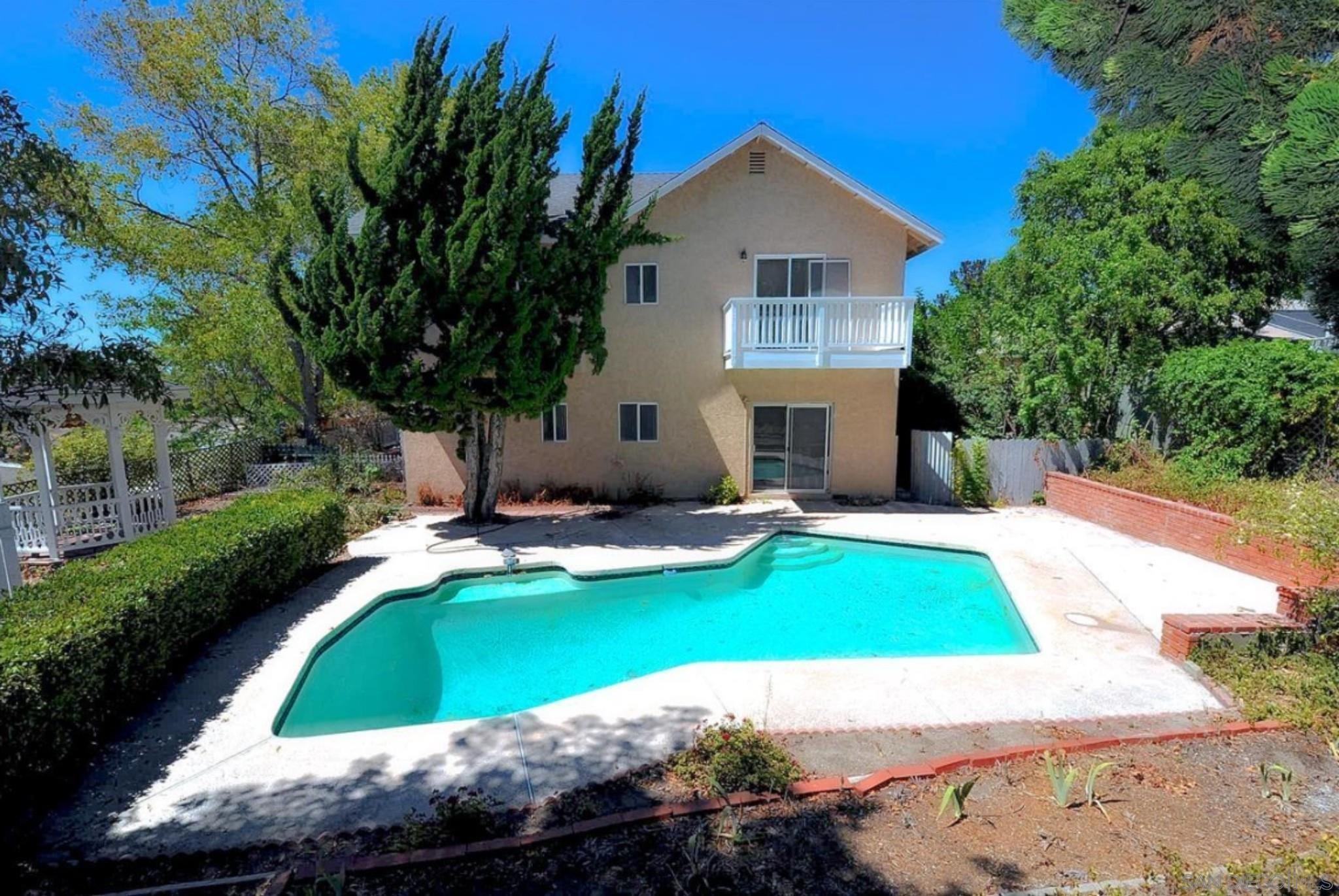 Detail Gallery Image 5 of 28 For 10011  View Crest Ct, Spring Valley,  CA 91977 - 6 Beds | 4 Baths