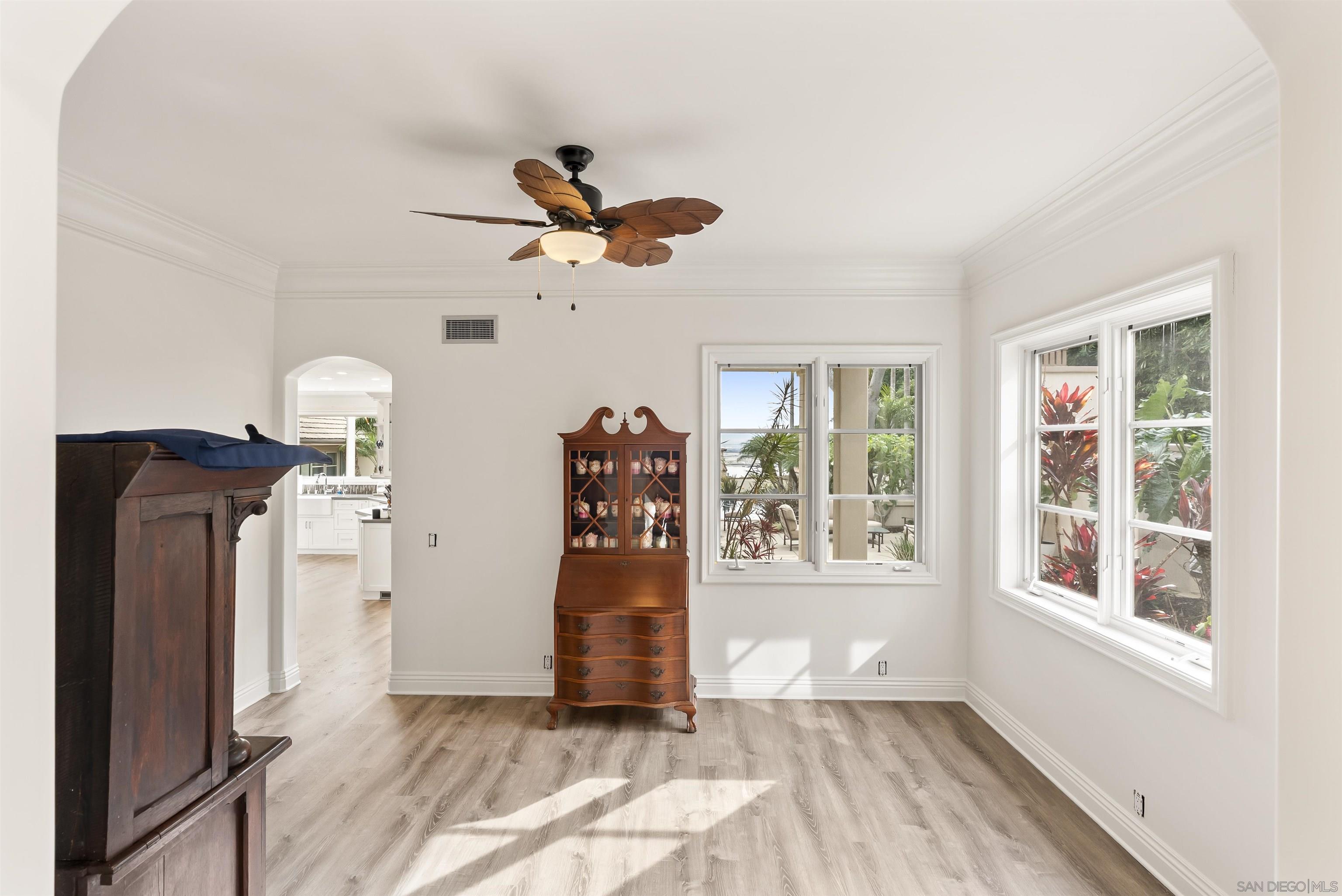 Detail Gallery Image 12 of 56 For 617  Gage Drive, San Diego,  CA 92106 - 6 Beds | 5/1 Baths