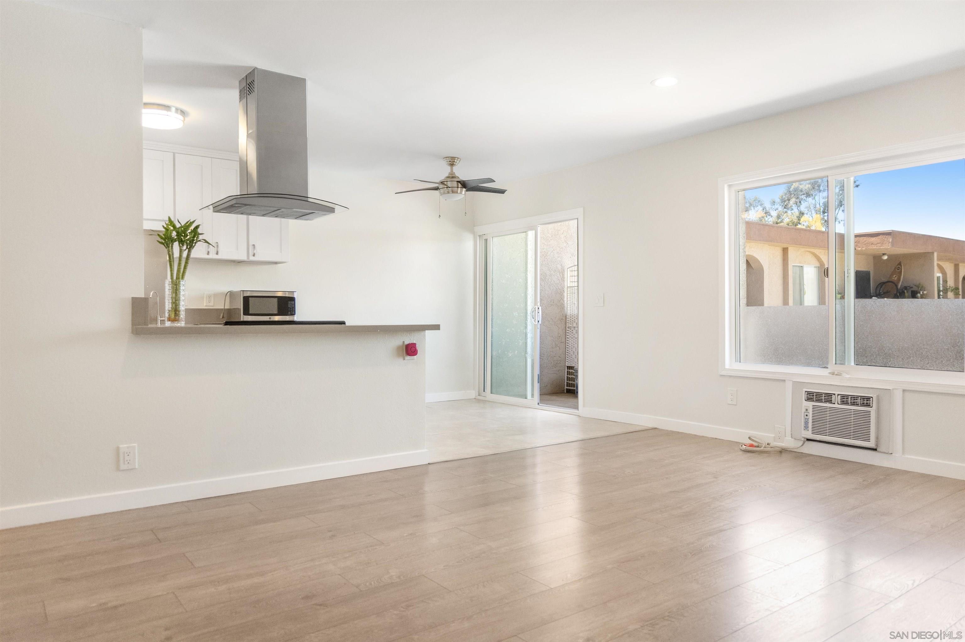 Front Image Thumbnail for SD260004878