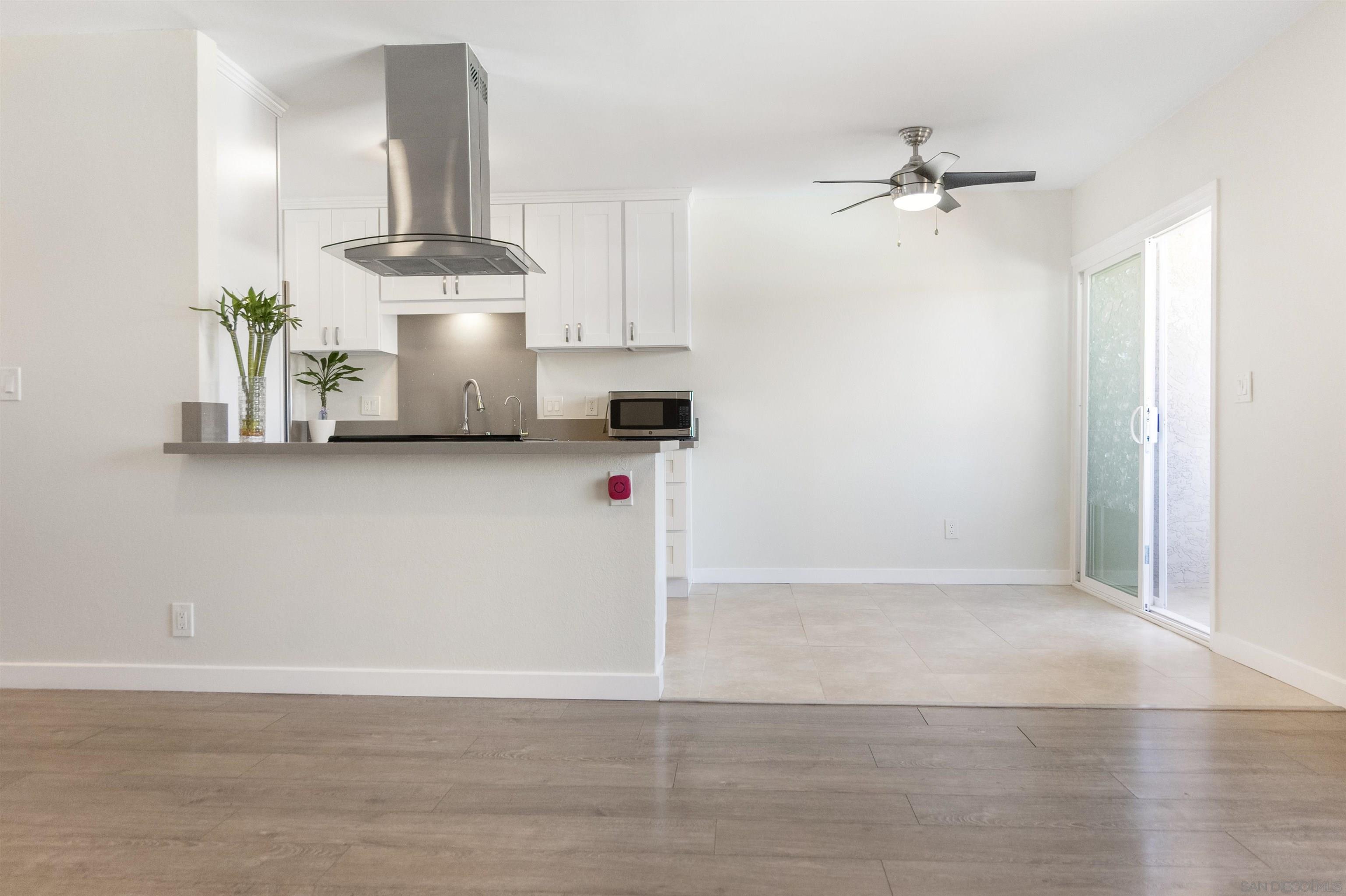 Detail Gallery Image 9 of 11 For 9504  Carroll Canyon Rd  #202,  San Diego,  CA 92126 - 2 Beds | 1 Baths