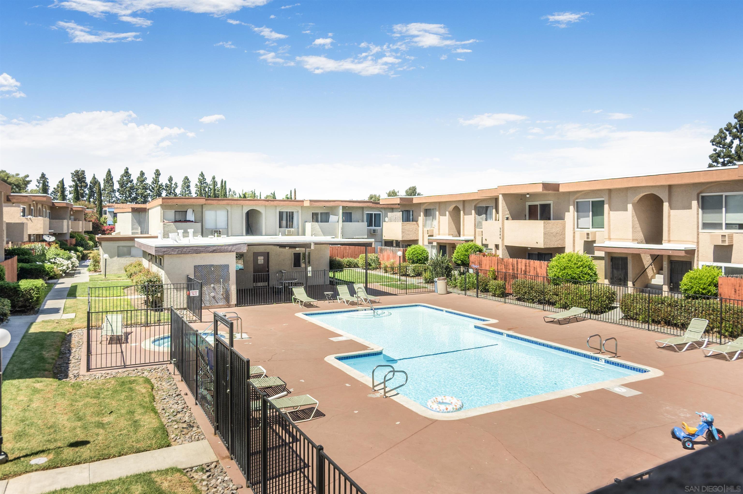 Detail Gallery Image 10 of 11 For 9504  Carroll Canyon Rd  #202,  San Diego,  CA 92126 - 2 Beds | 1 Baths