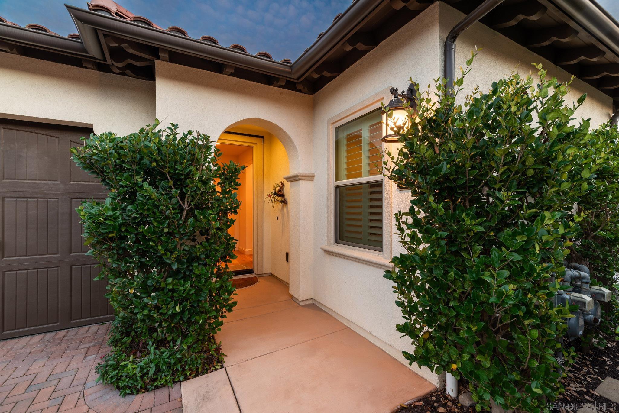 Detail Gallery Image 2 of 47 For 7911  Lusardi Creek Ln, San Diego,  CA 92127 - 3 Beds | 2 Baths