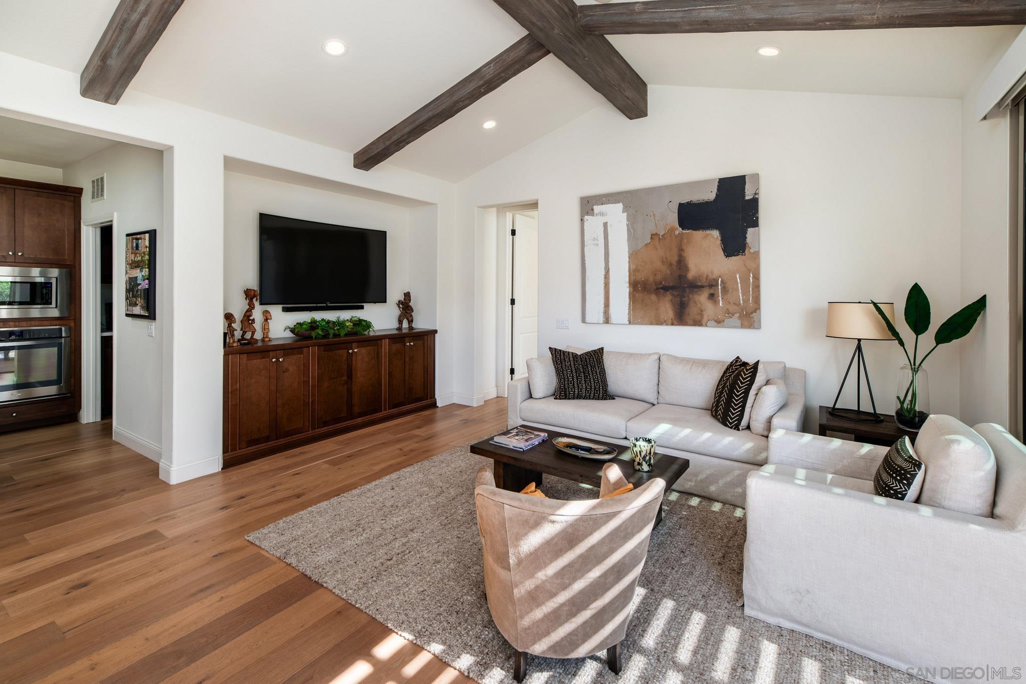 Detail Gallery Image 13 of 47 For 7911  Lusardi Creek Ln, San Diego,  CA 92127 - 3 Beds | 2 Baths