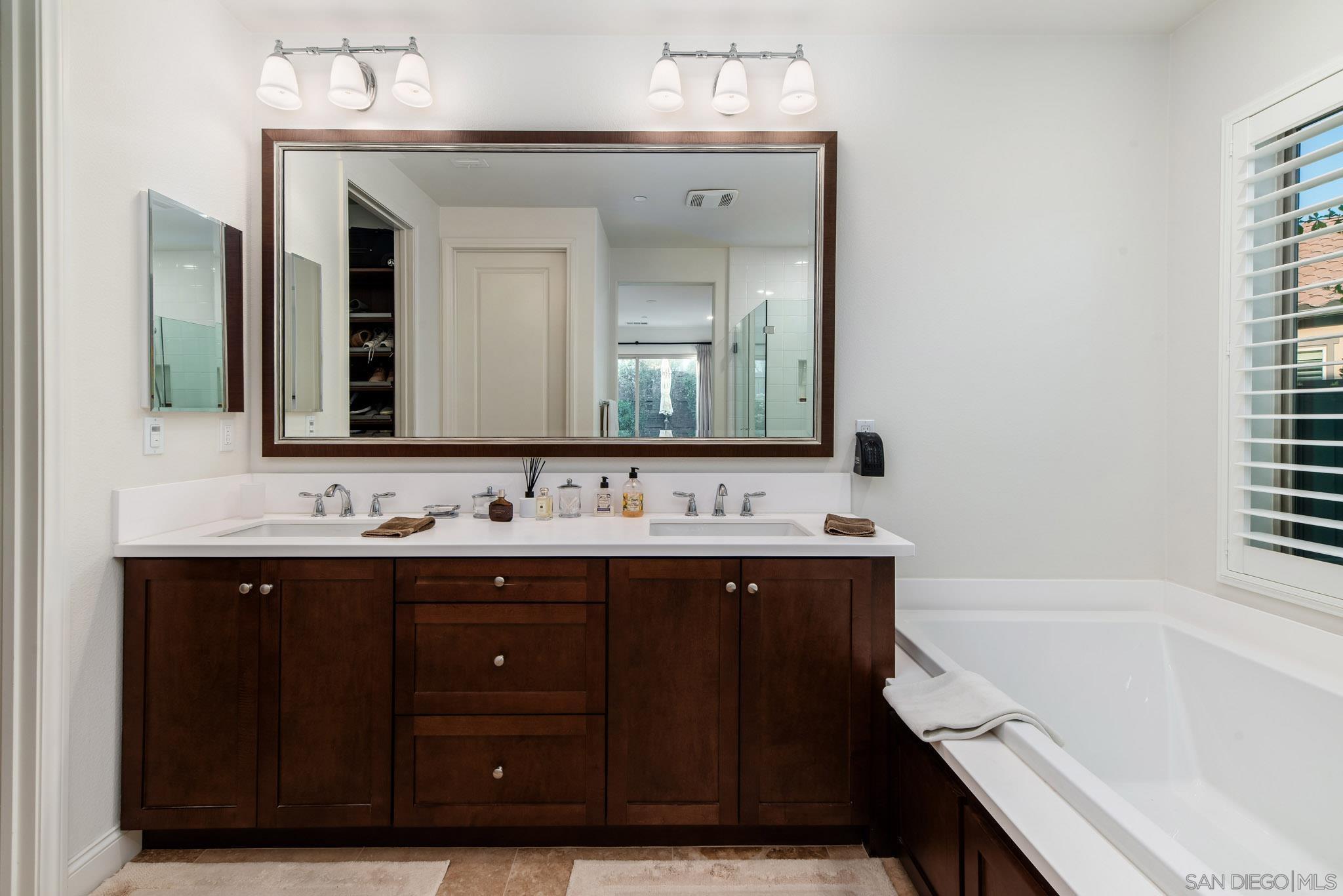 Detail Gallery Image 18 of 47 For 7911  Lusardi Creek Ln, San Diego,  CA 92127 - 3 Beds | 2 Baths