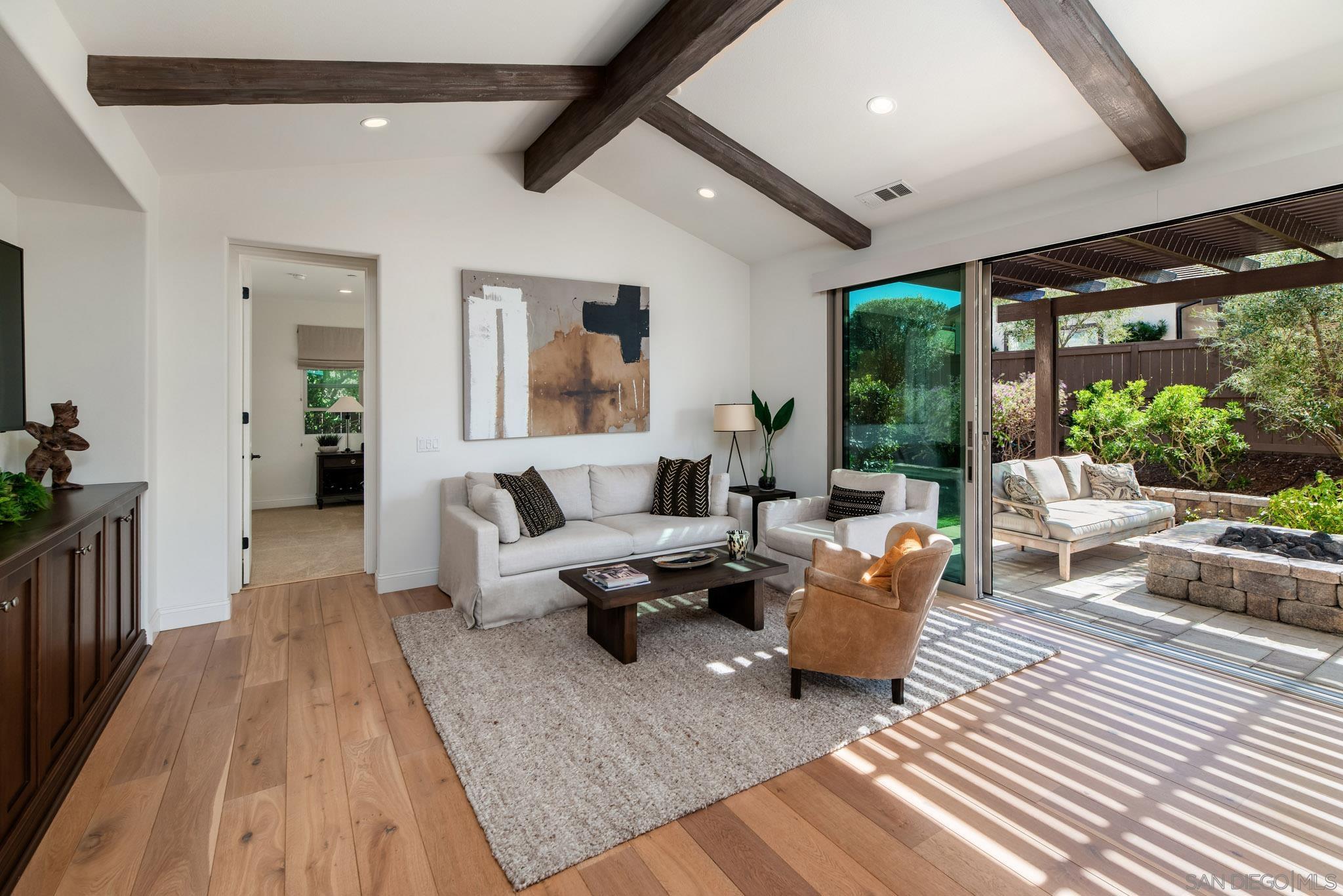 Detail Gallery Image 3 of 47 For 7911  Lusardi Creek Ln, San Diego,  CA 92127 - 3 Beds | 2 Baths