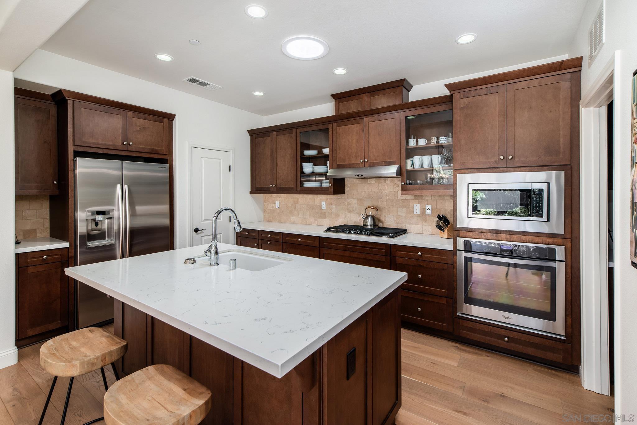 Detail Gallery Image 9 of 47 For 7911  Lusardi Creek Ln, San Diego,  CA 92127 - 3 Beds | 2 Baths