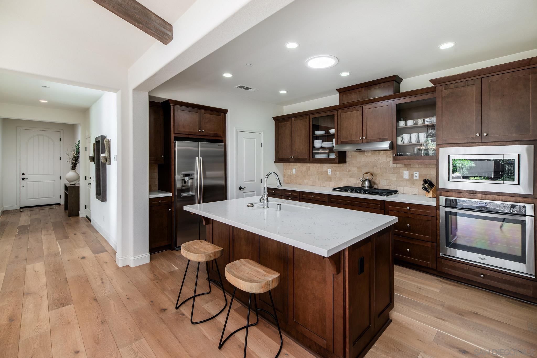 Detail Gallery Image 10 of 47 For 7911  Lusardi Creek Ln, San Diego,  CA 92127 - 3 Beds | 2 Baths