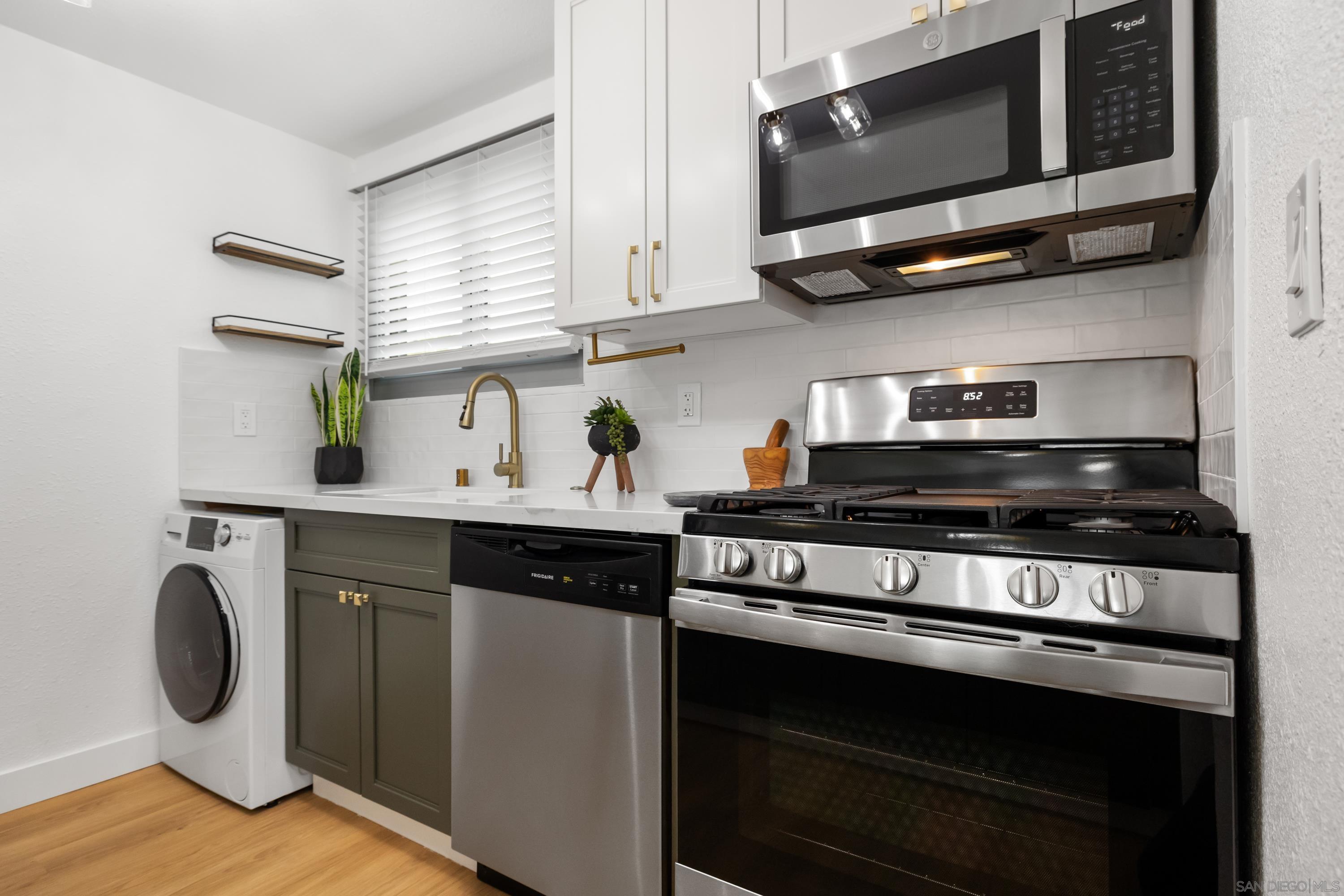 Detail Gallery Image 13 of 17 For 2715  a Street, San Diego,  CA 92102 - – Beds | – Baths