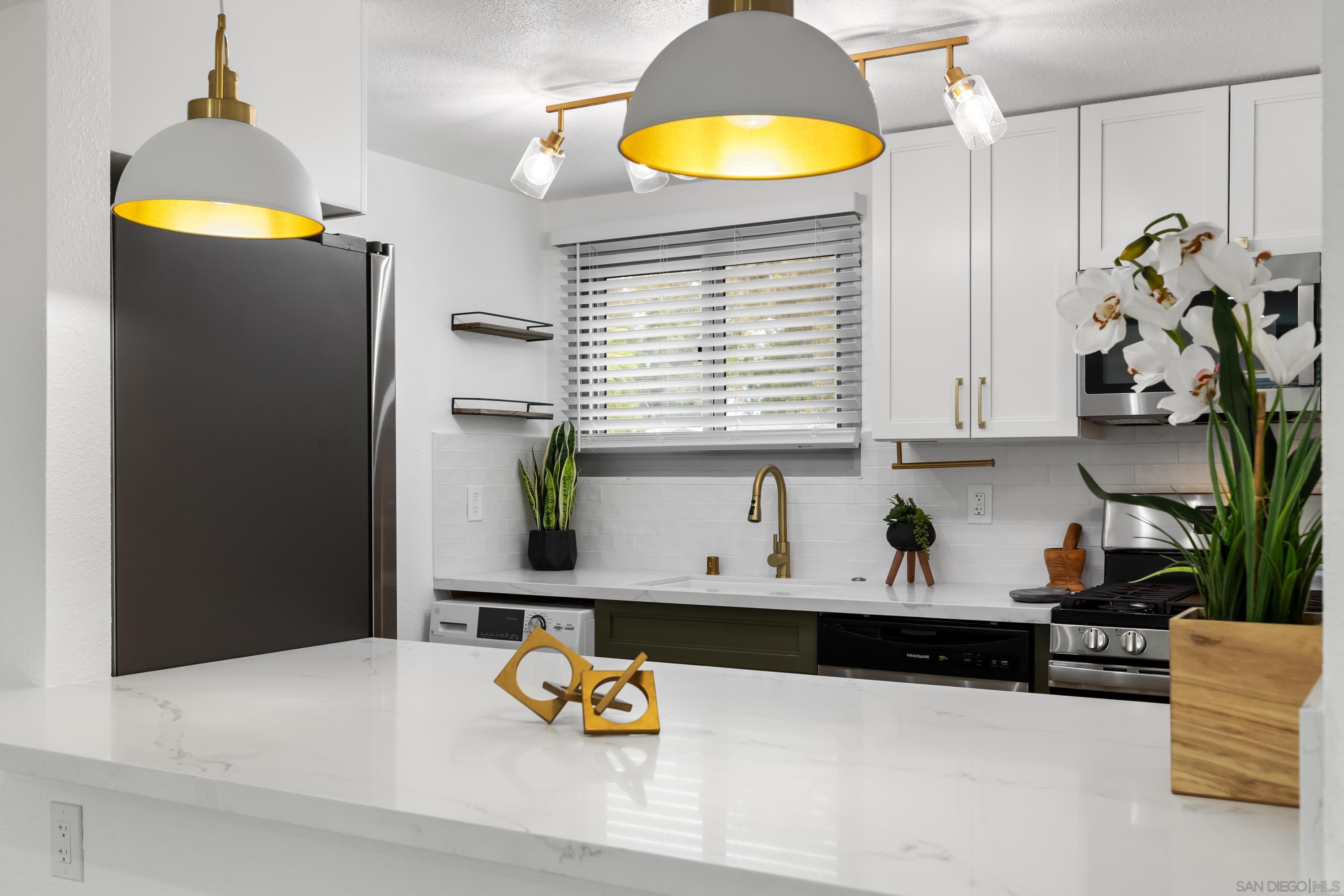 Detail Gallery Image 14 of 17 For 2715  a Street, San Diego,  CA 92102 - – Beds | – Baths