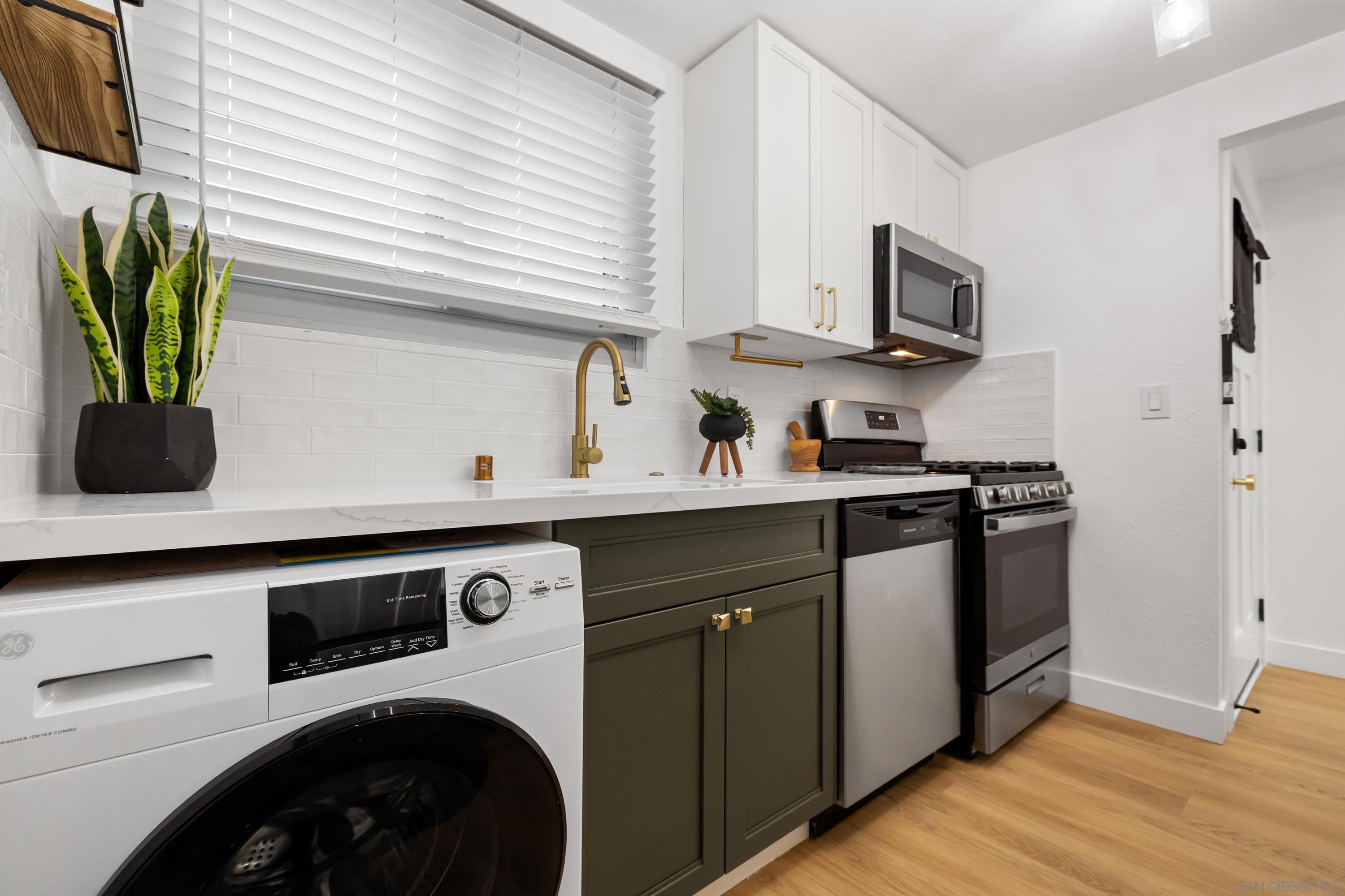 Detail Gallery Image 3 of 17 For 2715  a Street, San Diego,  CA 92102 - – Beds | – Baths