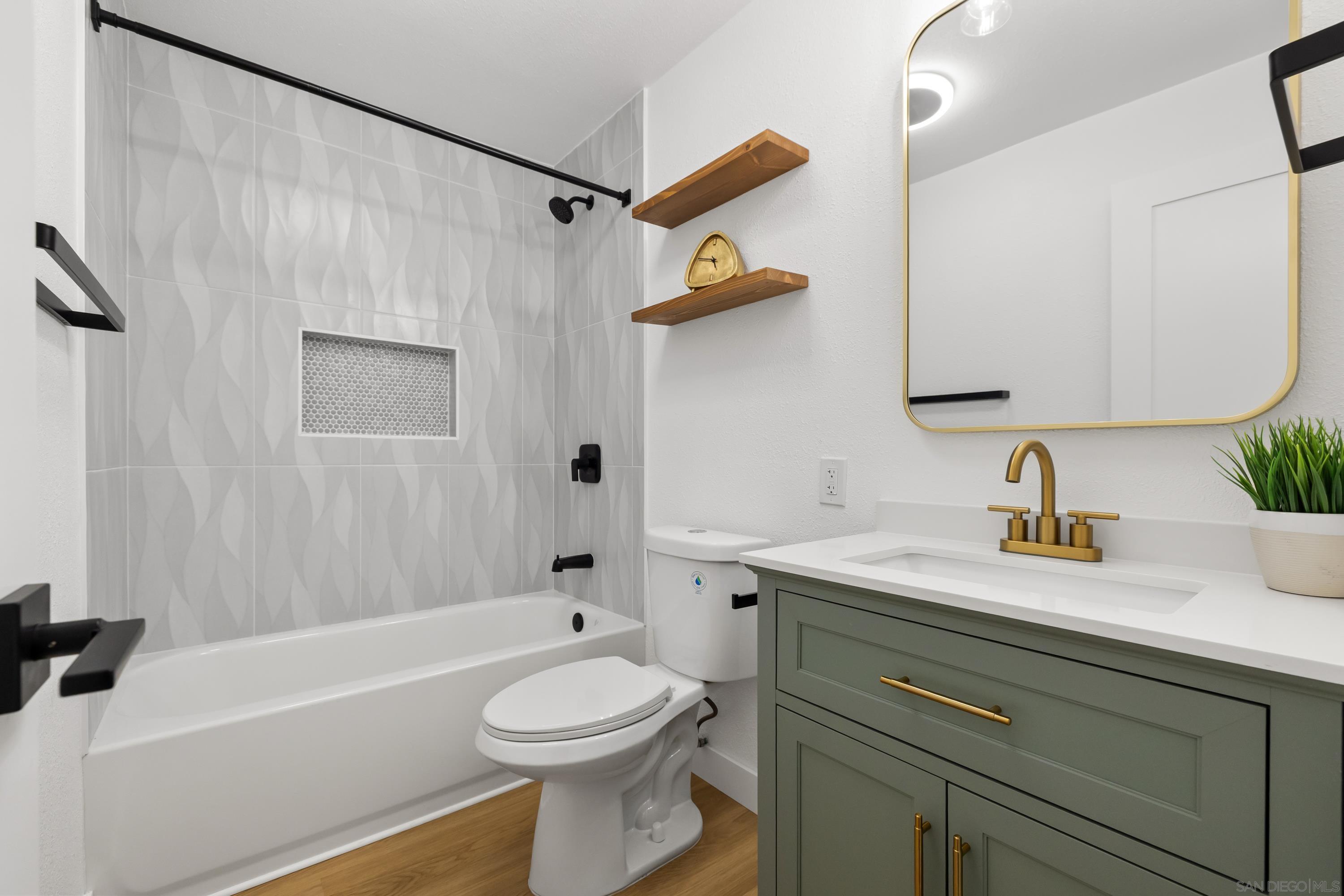 Detail Gallery Image 4 of 17 For 2715  a Street, San Diego,  CA 92102 - – Beds | – Baths