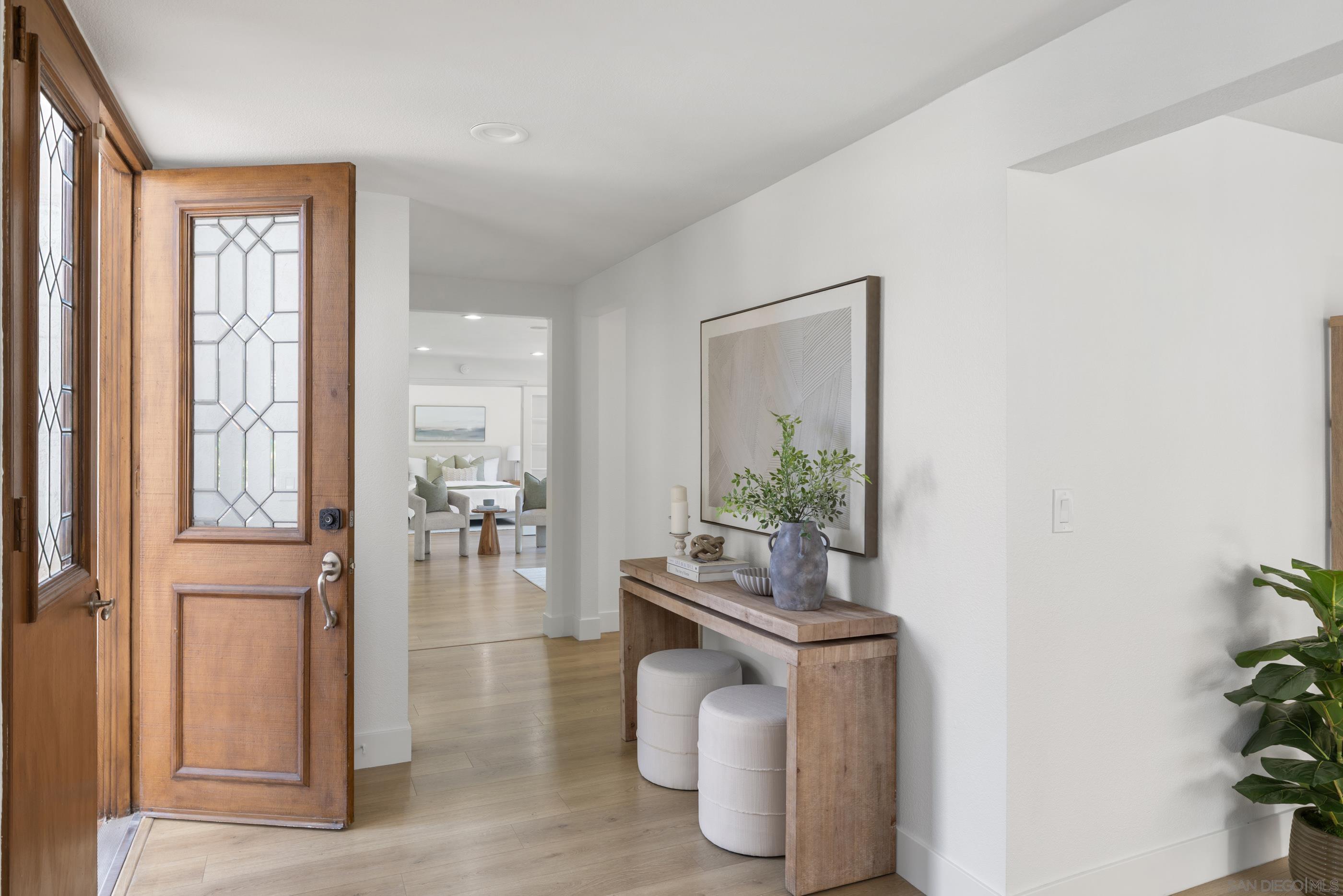 Detail Gallery Image 4 of 57 For 2518  Caminito La Paz, La Jolla,  CA 92037 - 4 Beds | 4/1 Baths