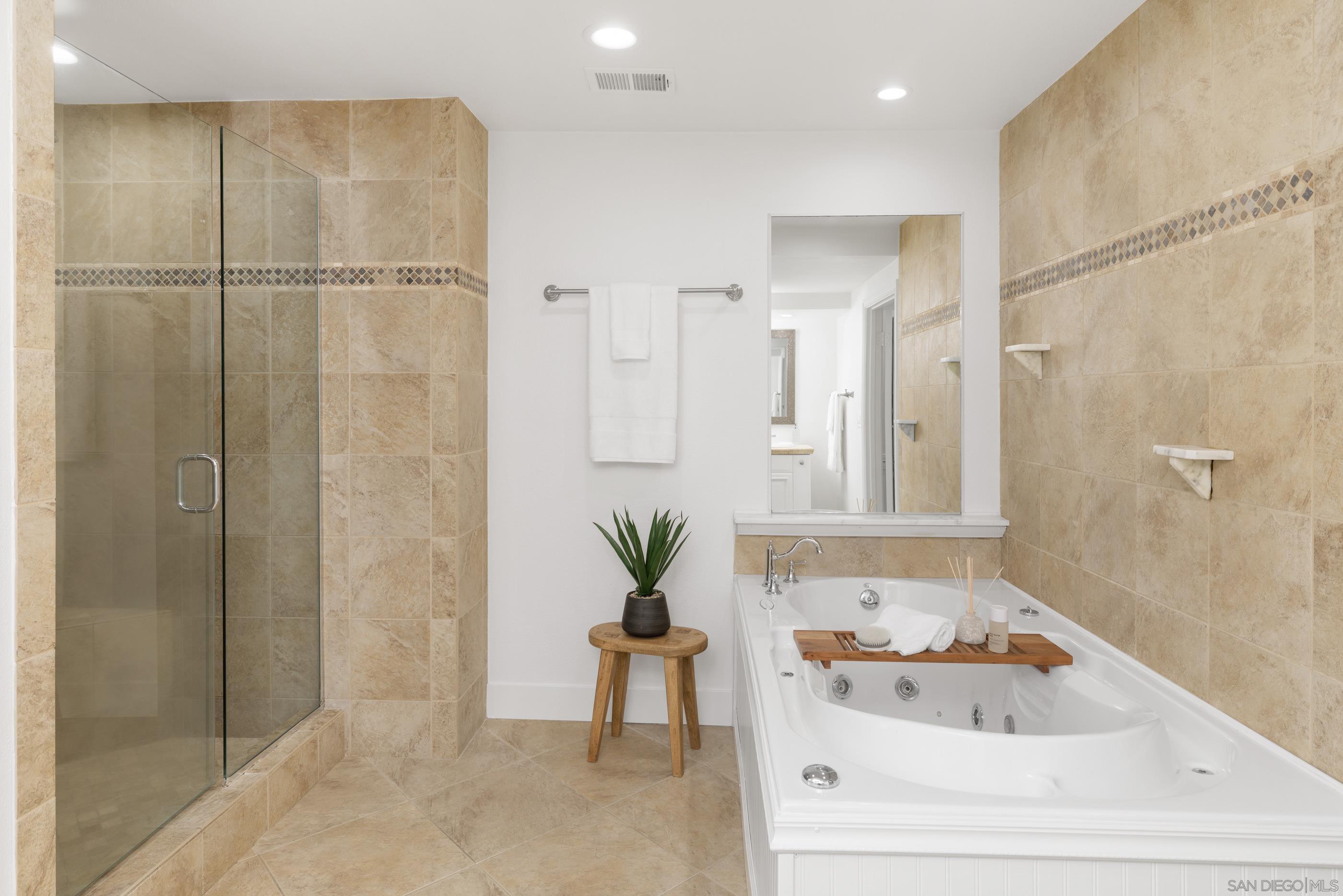 Detail Gallery Image 34 of 57 For 2518  Caminito La Paz, La Jolla,  CA 92037 - 4 Beds | 4/1 Baths