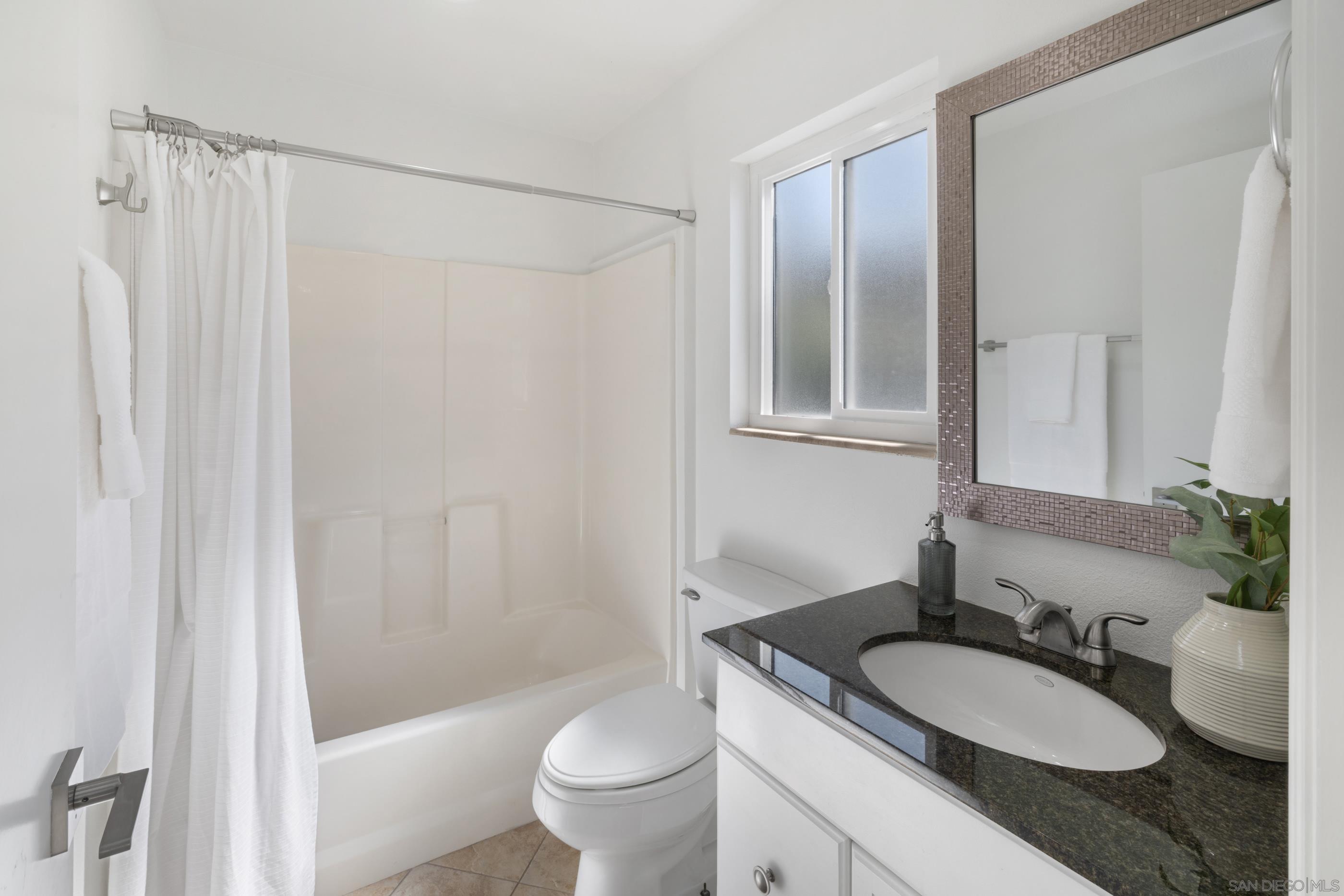 Detail Gallery Image 36 of 57 For 2518  Caminito La Paz, La Jolla,  CA 92037 - 4 Beds | 4/1 Baths