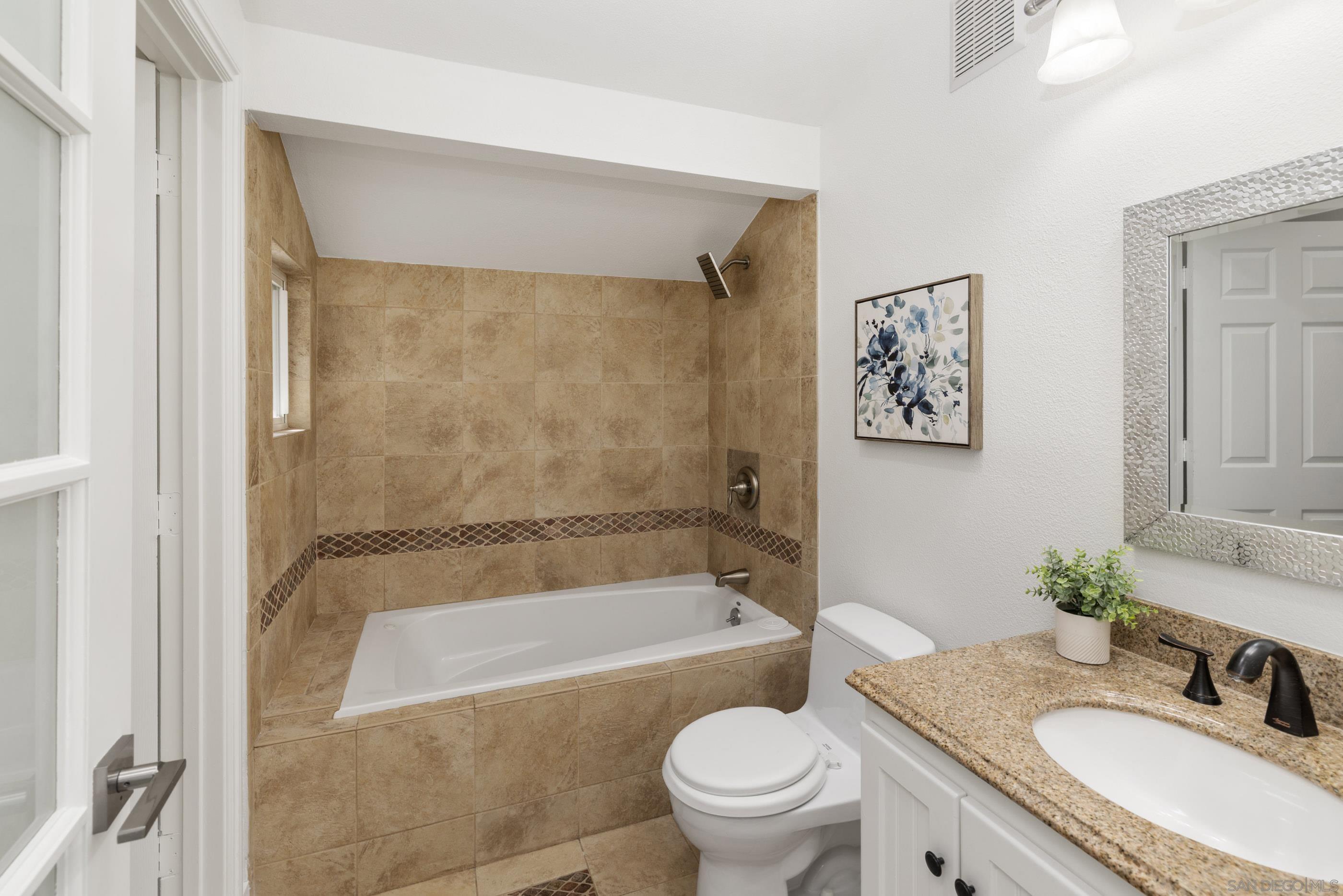 Detail Gallery Image 39 of 57 For 2518  Caminito La Paz, La Jolla,  CA 92037 - 4 Beds | 4/1 Baths