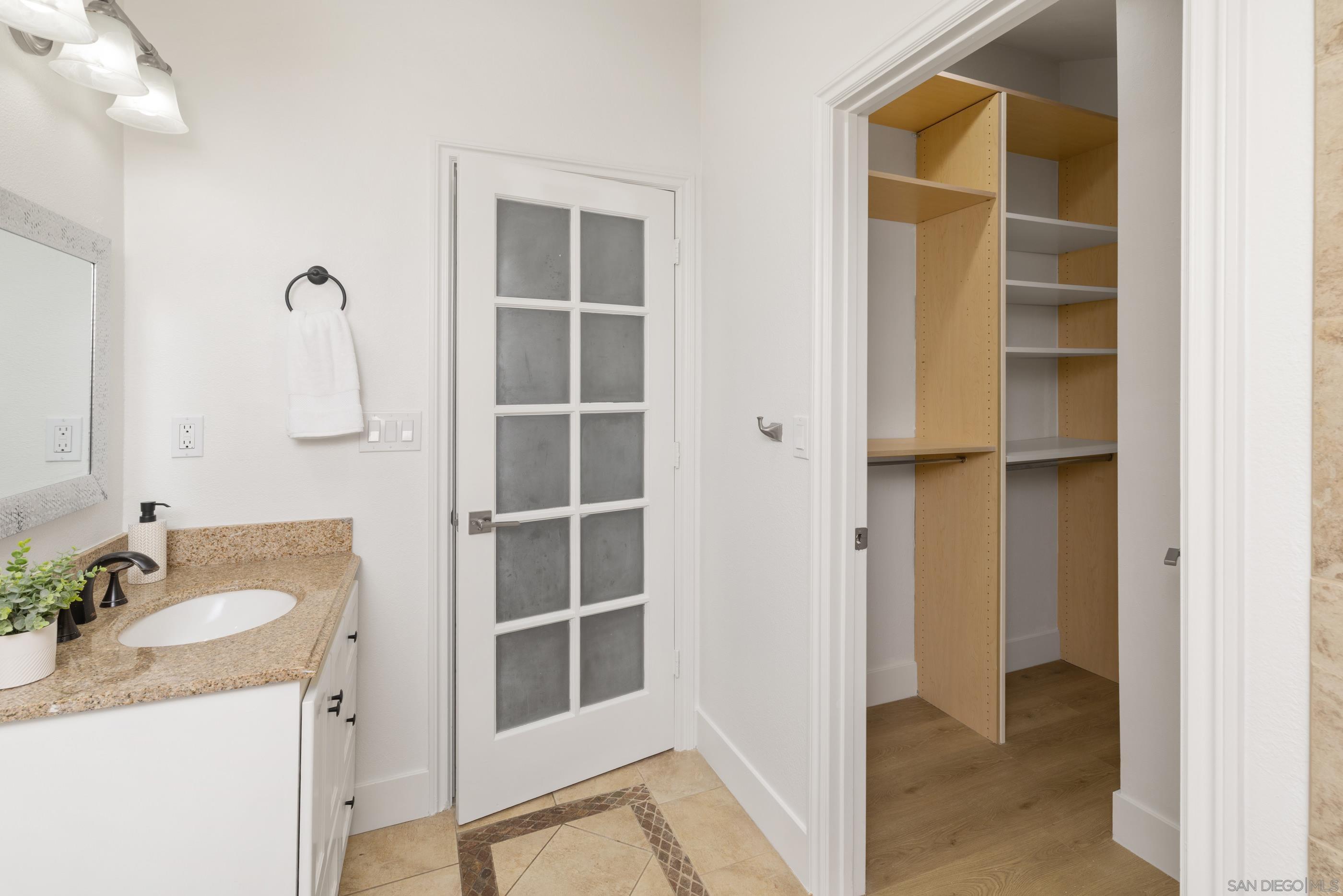 Detail Gallery Image 40 of 57 For 2518  Caminito La Paz, La Jolla,  CA 92037 - 4 Beds | 4/1 Baths