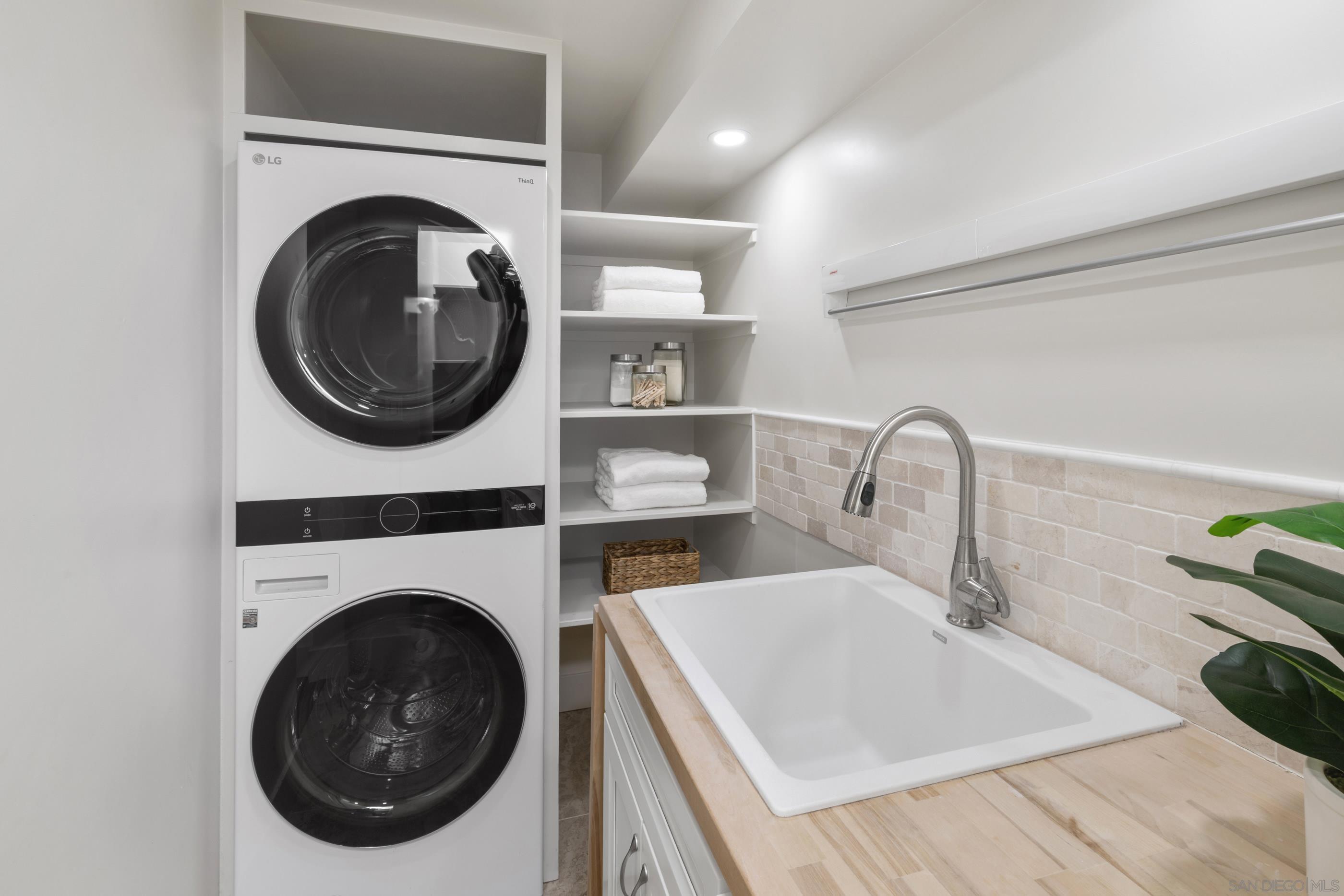 Detail Gallery Image 42 of 57 For 2518  Caminito La Paz, La Jolla,  CA 92037 - 4 Beds | 4/1 Baths