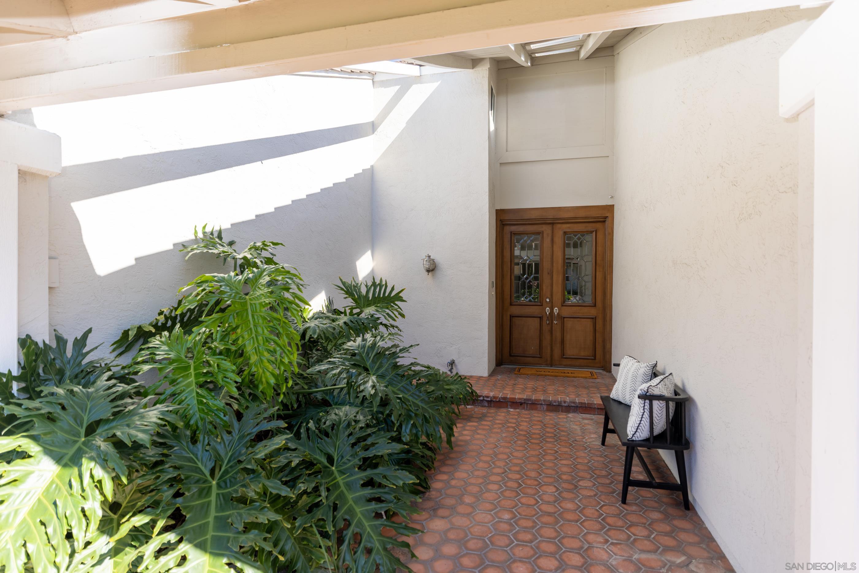 Detail Gallery Image 50 of 57 For 2518  Caminito La Paz, La Jolla,  CA 92037 - 4 Beds | 4/1 Baths