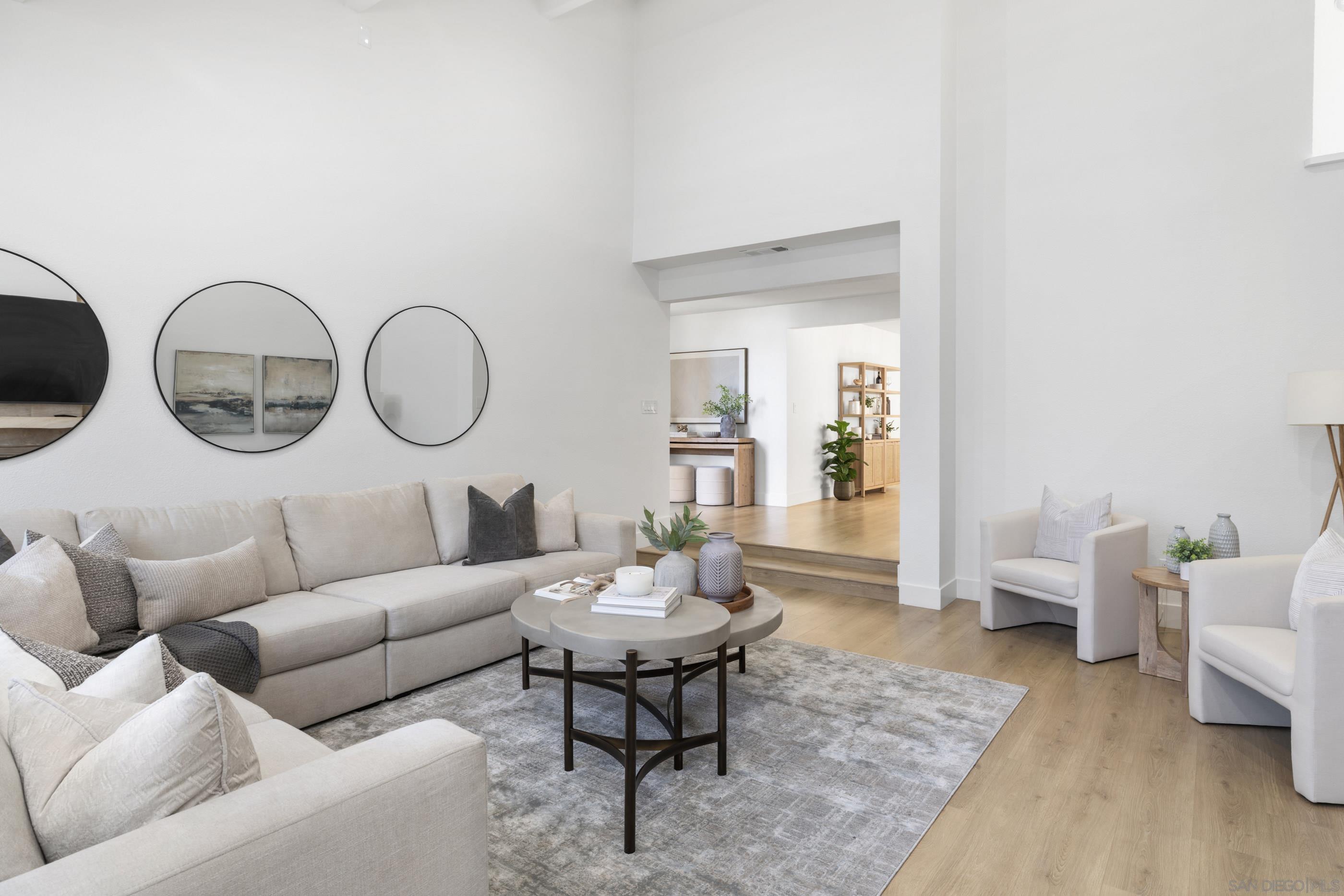 Detail Gallery Image 8 of 57 For 2518  Caminito La Paz, La Jolla,  CA 92037 - 4 Beds | 4/1 Baths