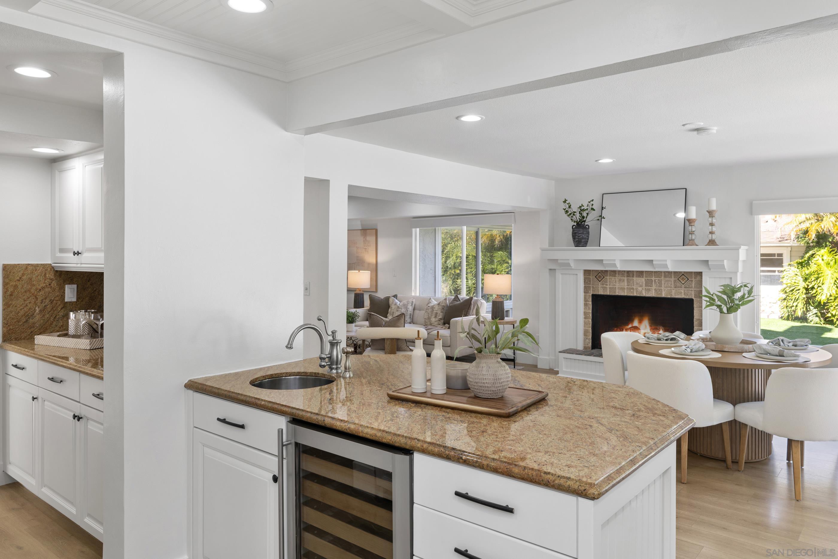 Detail Gallery Image 10 of 57 For 2518  Caminito La Paz, La Jolla,  CA 92037 - 4 Beds | 4/1 Baths