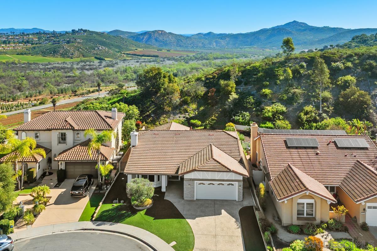 Detail Gallery Image 2 of 45 For 18683  Locksley St., San Diego,  CA 92128 - 3 Beds | 2 Baths