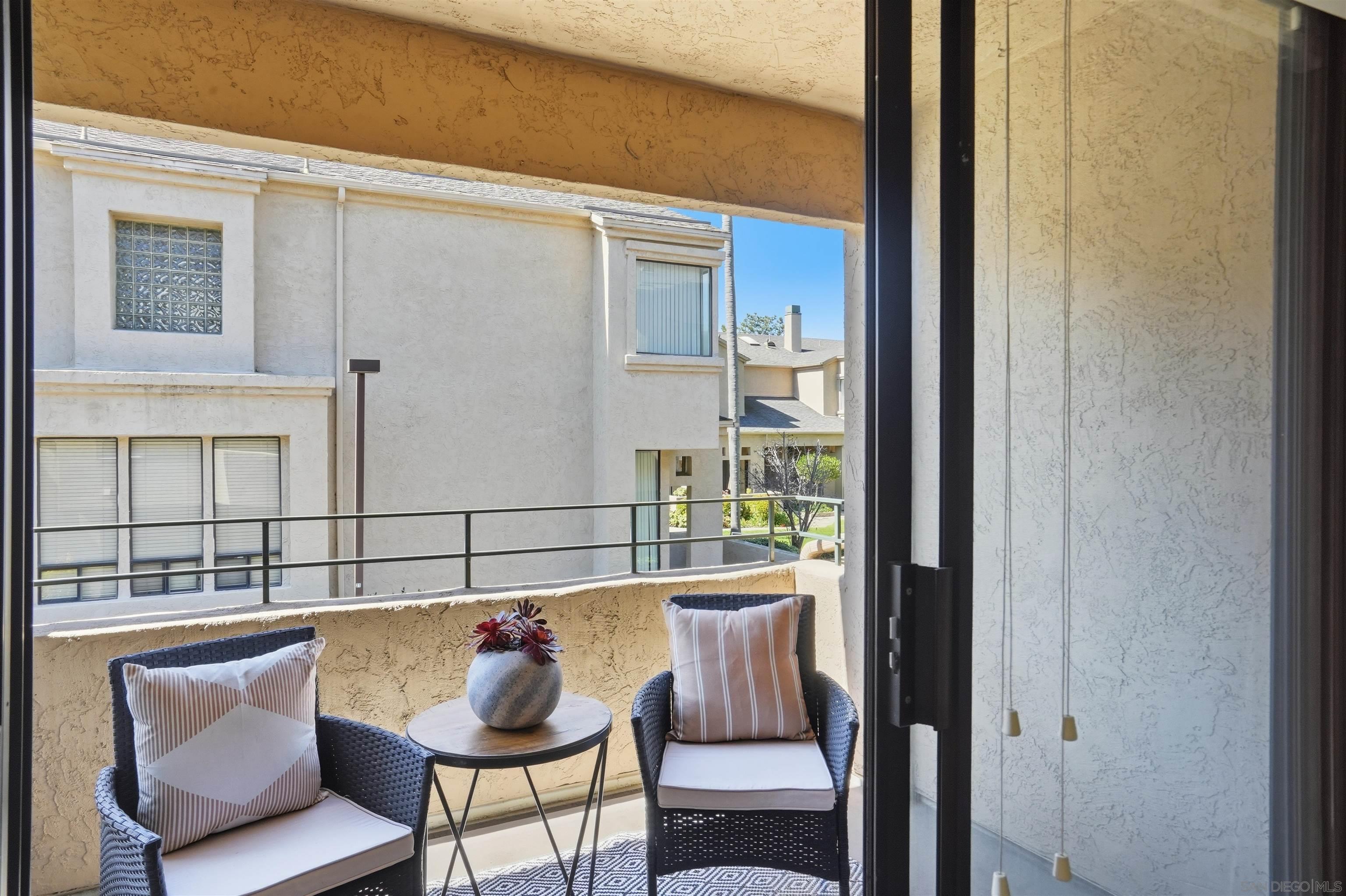 Detail Gallery Image 19 of 35 For 4383  Nobel Dr  #86,  San Diego,  CA 92122 - 2 Beds | 2/1 Baths