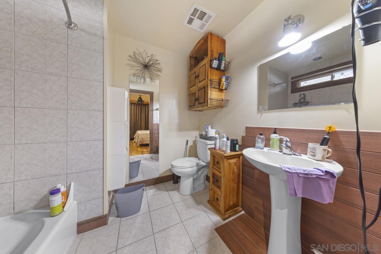 Detail Gallery Image 18 of 41 For 1380  Oak Hill Dr  Spc 42, Escondido,  CA 92026 - 3 Beds | 3 Baths