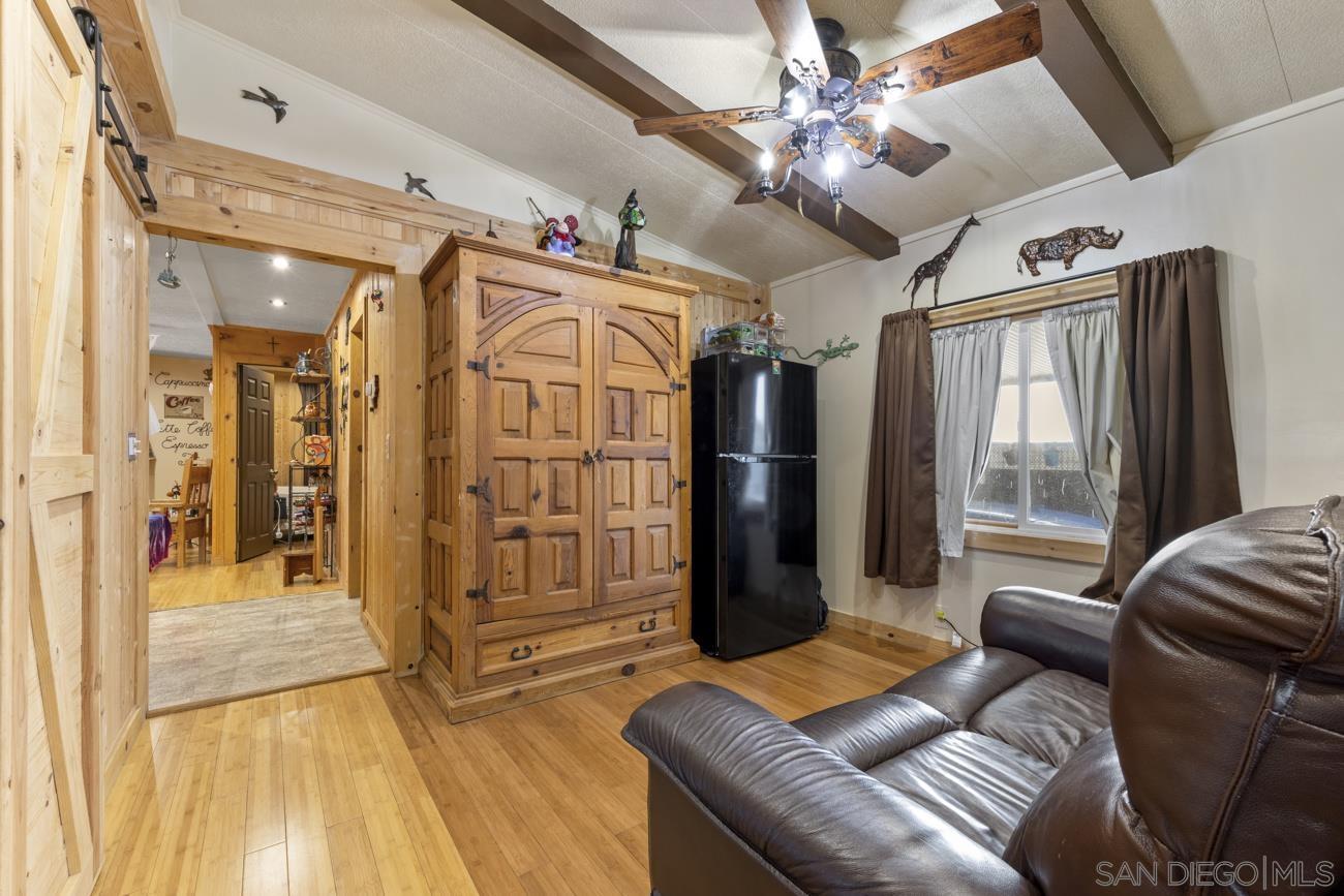 Detail Gallery Image 19 of 41 For 1380  Oak Hill Dr  Spc 42, Escondido,  CA 92026 - 3 Beds | 3 Baths