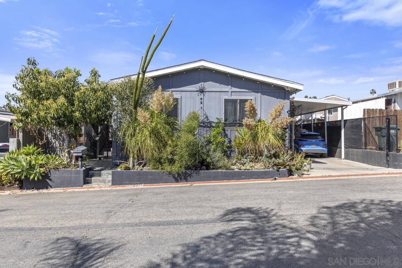 Detail Gallery Image 3 of 41 For 1380  Oak Hill Dr  Spc 42, Escondido,  CA 92026 - 3 Beds | 3 Baths