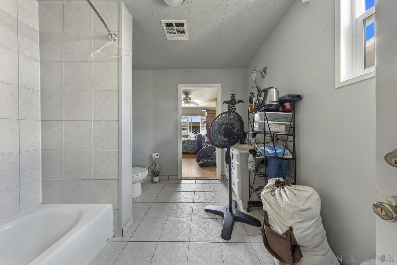 Detail Gallery Image 30 of 41 For 1380  Oak Hill Dr  Spc 42, Escondido,  CA 92026 - 3 Beds | 3 Baths